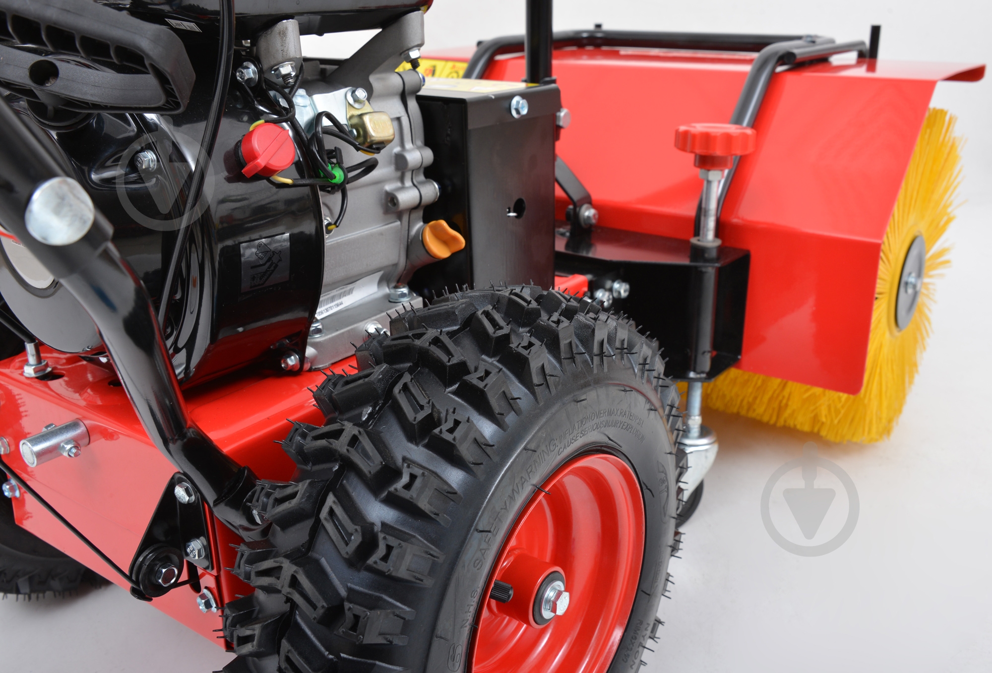 Подметальная машина HECHT 8616 SE 3in1 - фото 2 Подметальная машина HECHT 8616 SE 3in1 - фото 2