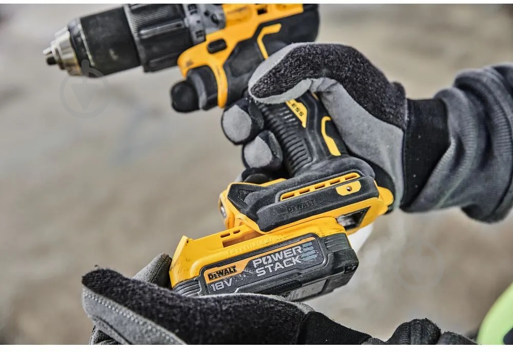 Шуруповерт ударный аккумуляторный DeWalt DCD805E2T - фото 5 Шуруповерт ударный аккумуляторный DeWalt DCD805E2T - фото 5