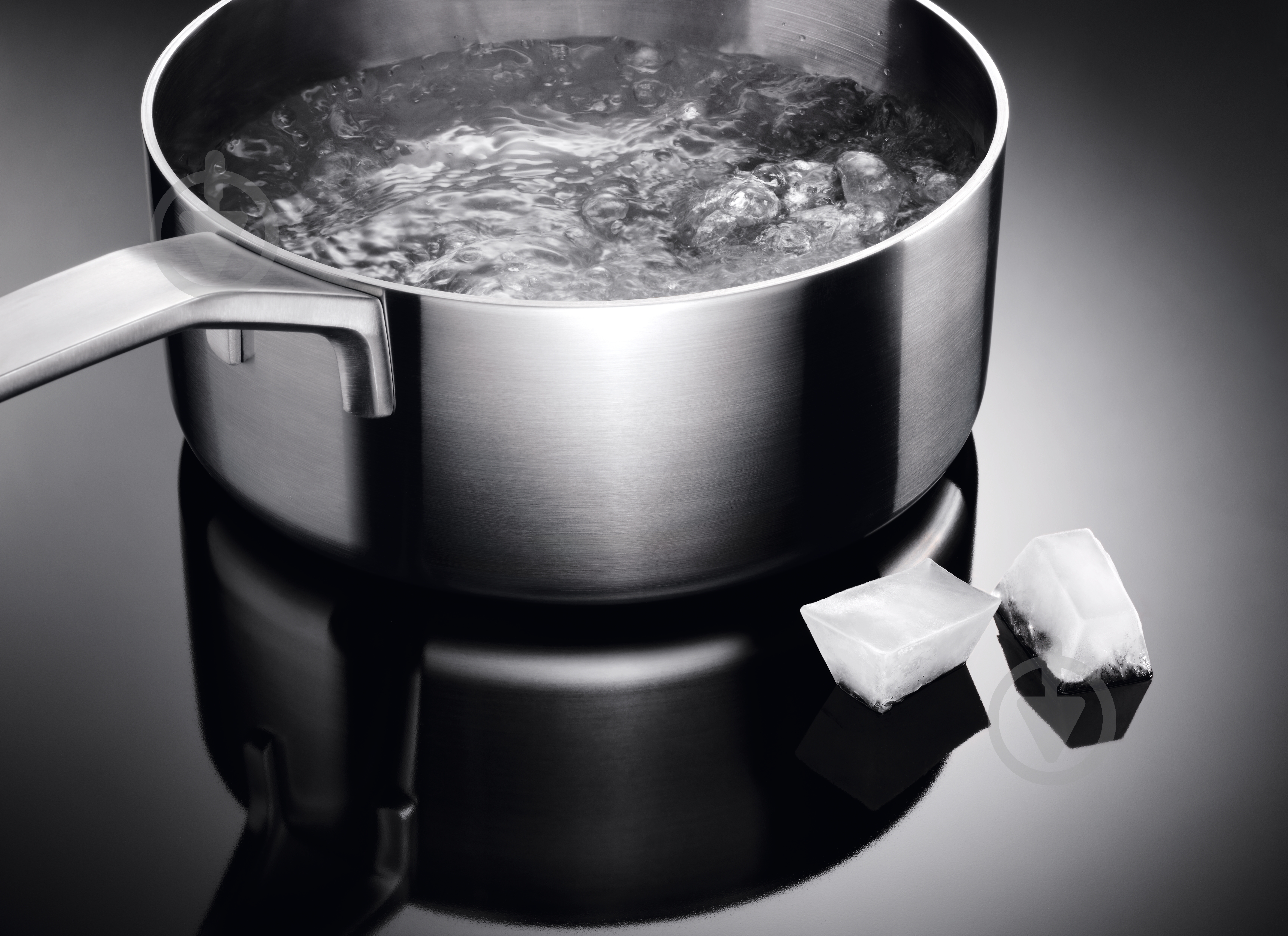 Плита электрическая Electrolux LKI564267X - фото 3