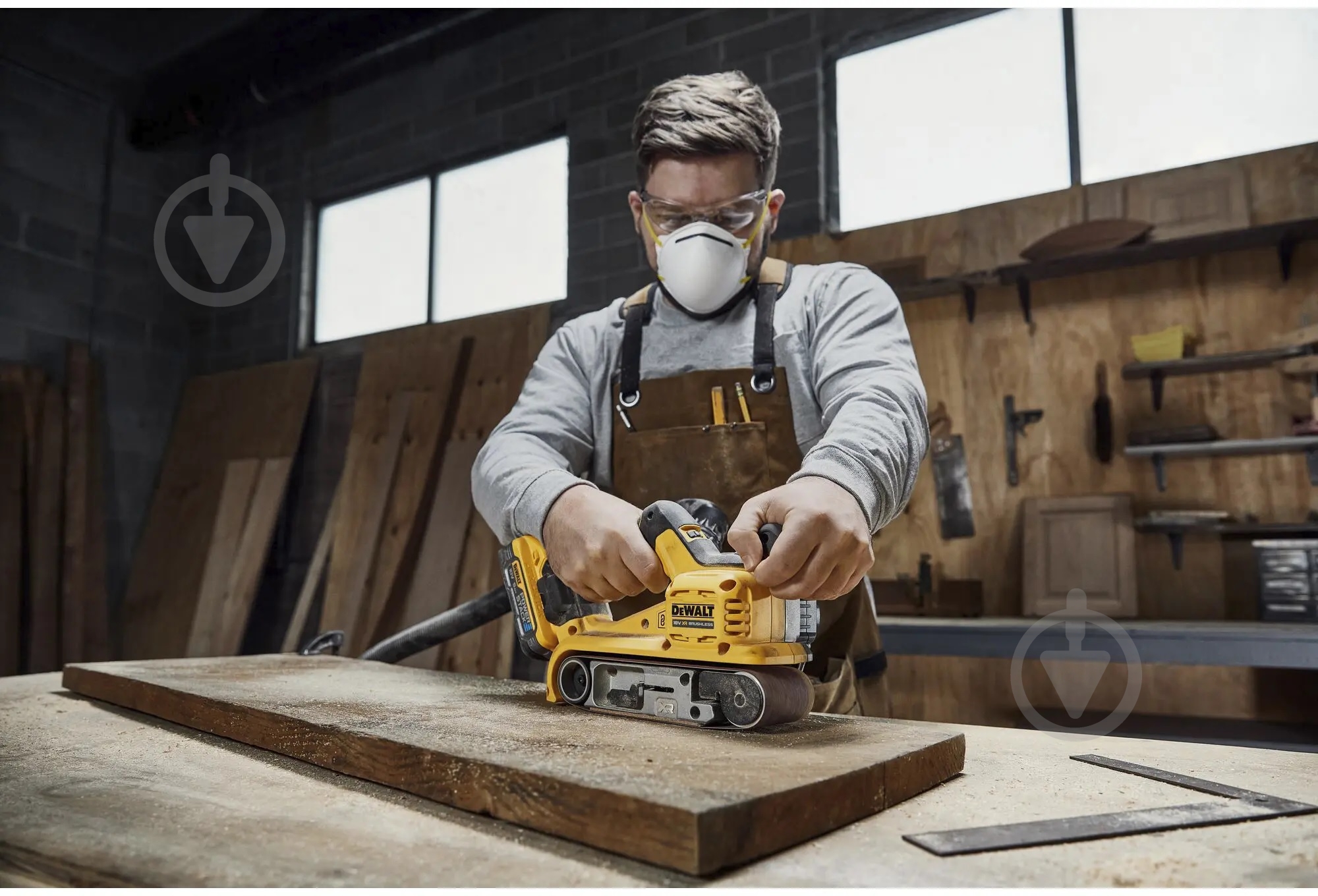 Ленточная шлифмашина DeWalt DCW220N - фото 9 Ленточная шлифмашина DeWalt DCW220N - фото 9