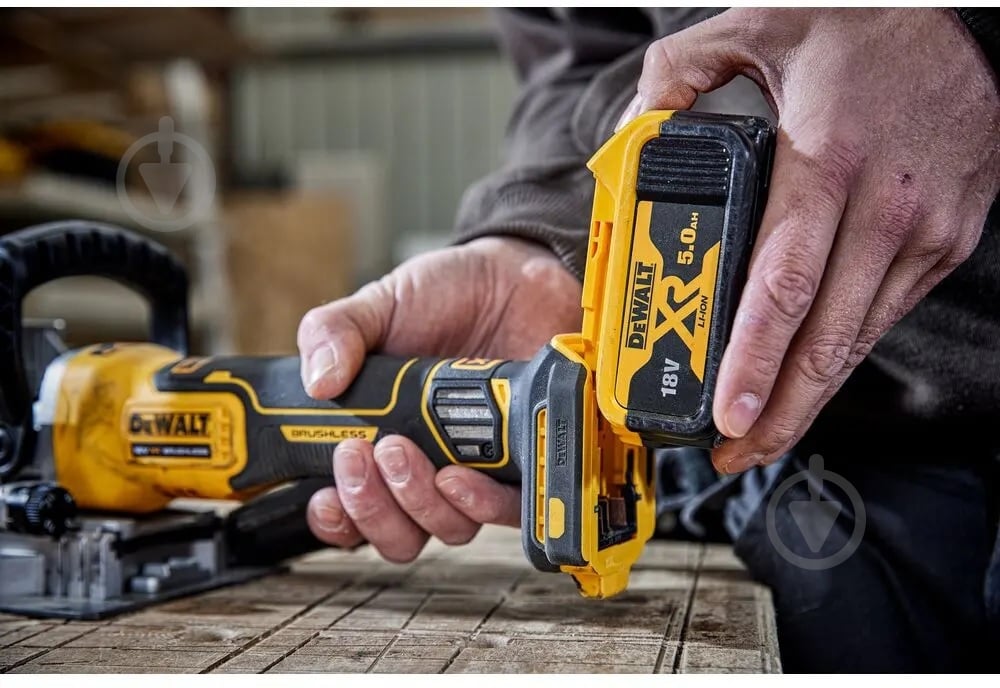 Фрезер DeWalt DCW682NT - фото 13