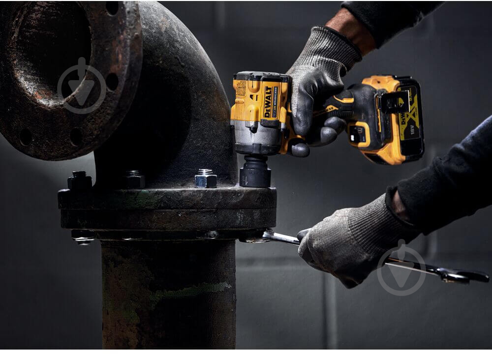 Гайковерт аккумуляторный DeWalt 610 Нм DCF922P2T - фото 5