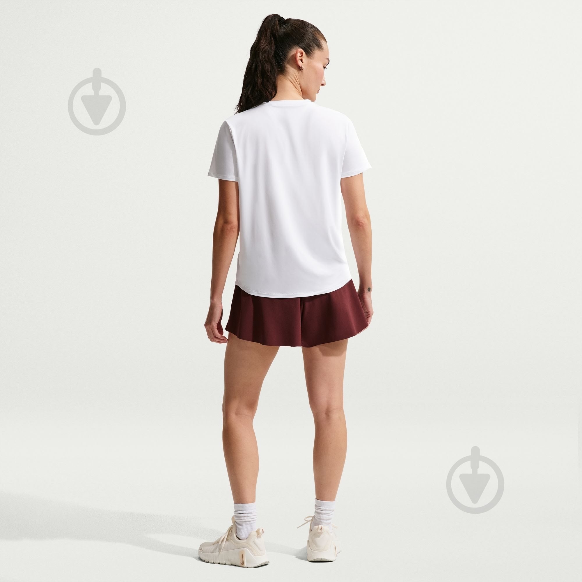 Футболка Nike W NK ONE CLASSIC DF SS TOP FN2798-101 р.S білий - фото 3 Футболка Nike W NK ONE CLASSIC DF SS TOP FN2798-101 р.S білий - фото 3