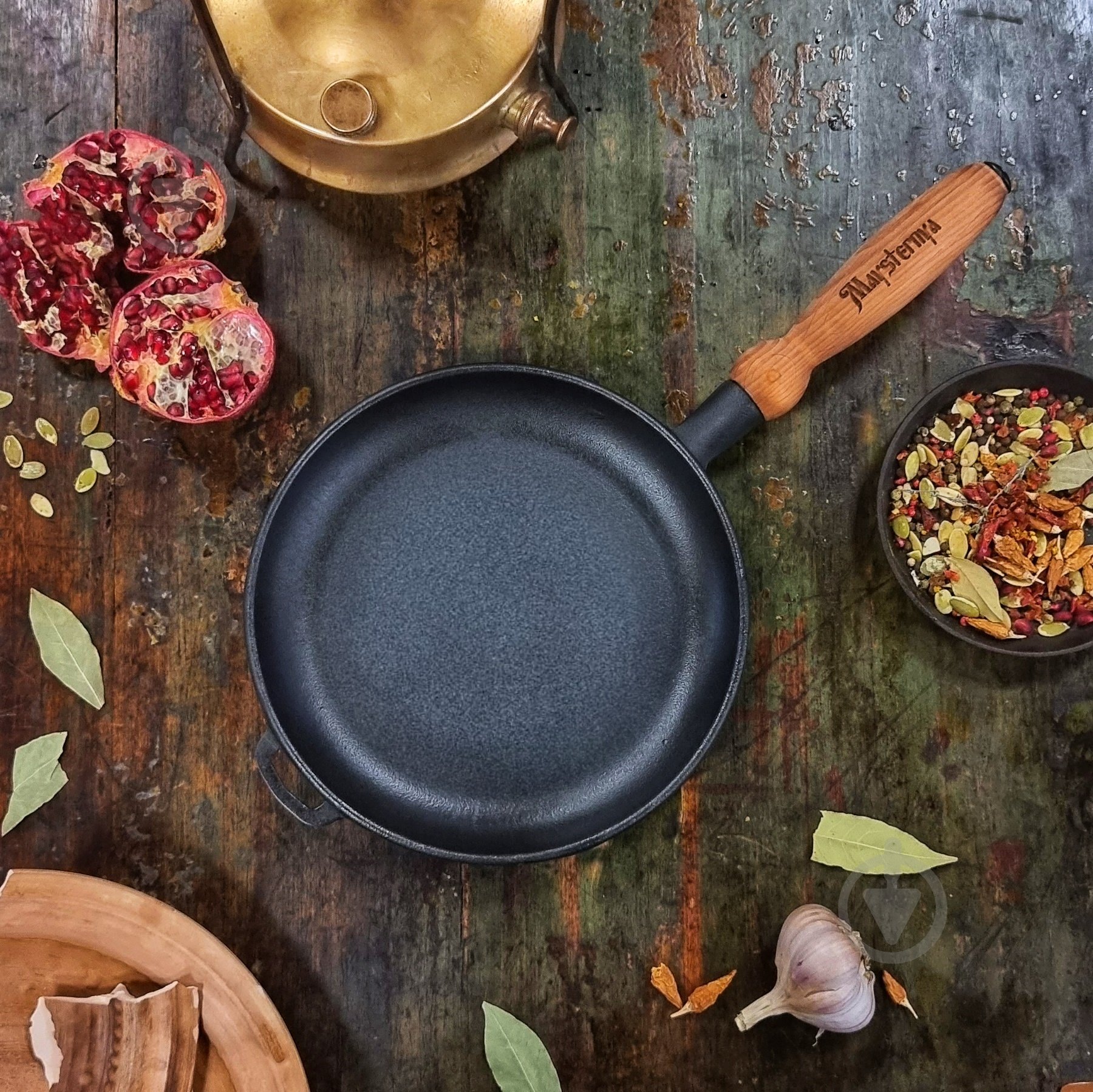 Сковорода для млинців Maysternya чавунна з дерев'яною ручкою 22x2,5 см 220-25 - фото 2 Сковорода для млинців Maysternya чавунна з дерев'яною ручкою 22x2,5 см 220-25 - фото 2