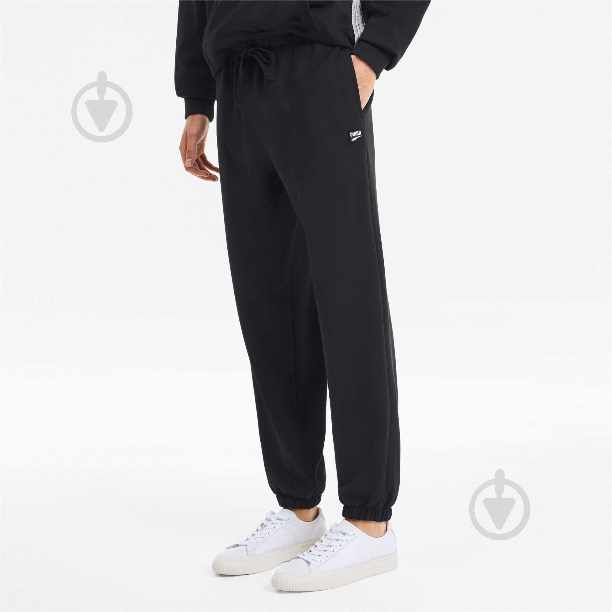 Брюки Puma Downtown Sweat Pants 59637101 р. L черный - фото 1 Брюки Puma Downtown Sweat Pants 59637101 р. L черный - фото 1