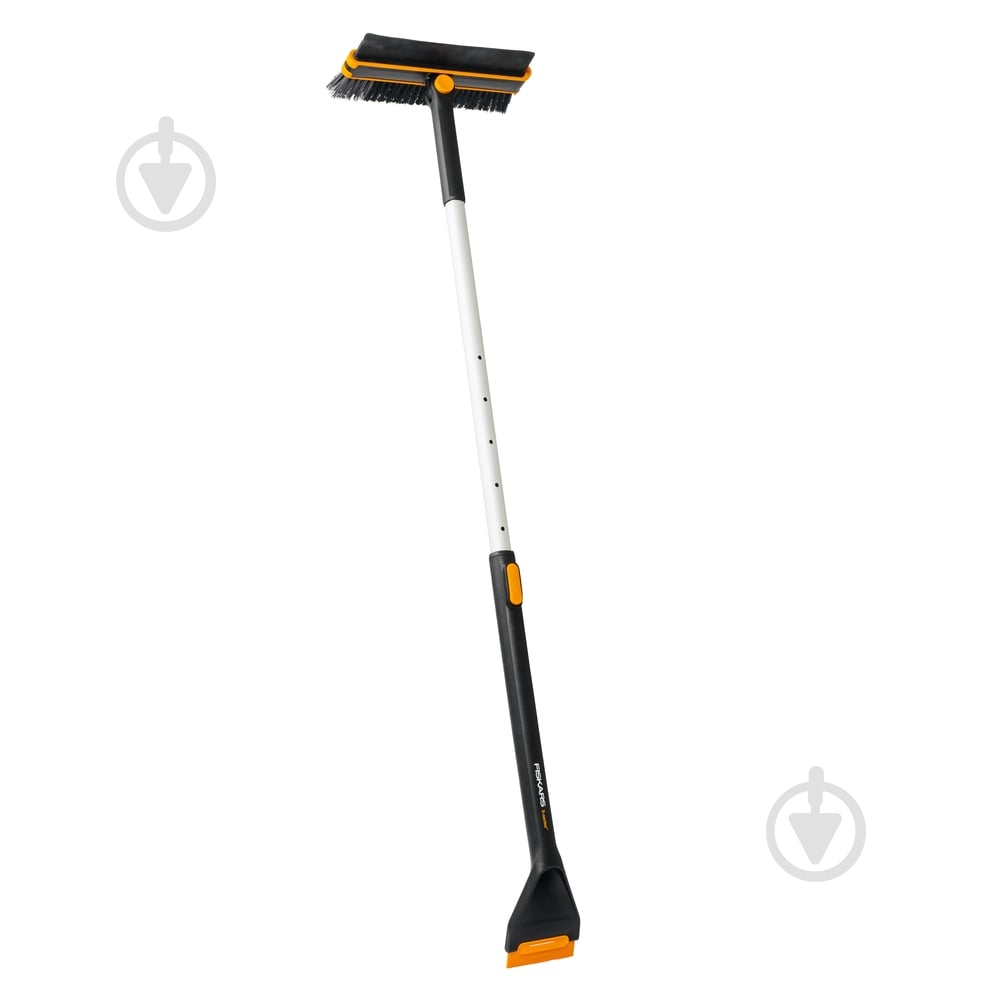 Щетка-скребок Fiskars телескопическая поворотная X-series™ - фото 3 Щетка-скребок Fiskars телескопическая поворотная X-series™ - фото 3