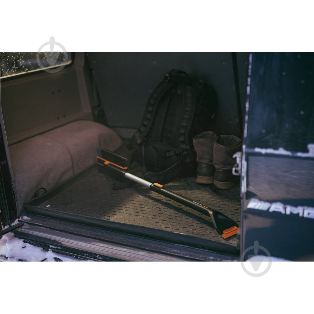 Щетка-скребок Fiskars телескопическая поворотная X-series™ - фото 14 Щетка-скребок Fiskars телескопическая поворотная X-series™ - фото 14