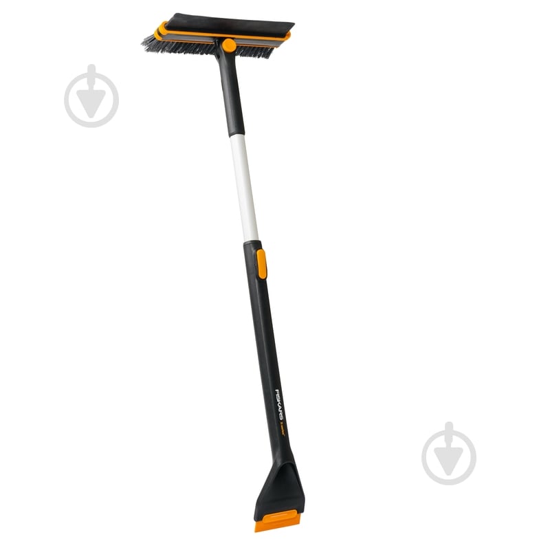 Щетка-скребок Fiskars телескопическая поворотная X-series™ - фото 1 Щетка-скребок Fiskars телескопическая поворотная X-series™ - фото 1