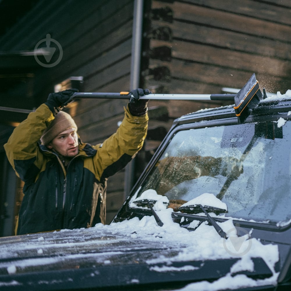 Щетка-скребок Fiskars телескопическая поворотная X-series™ - фото 8 Щетка-скребок Fiskars телескопическая поворотная X-series™ - фото 8