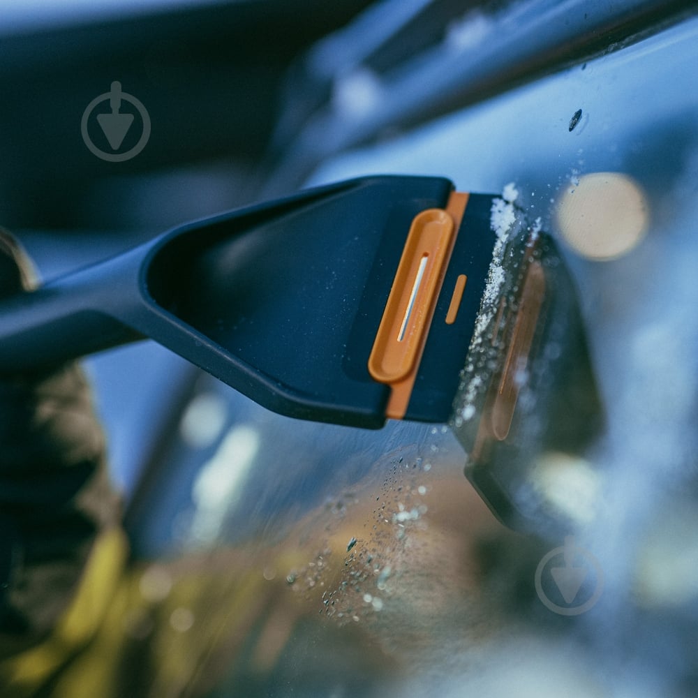 Щетка-скребок Fiskars телескопическая поворотная X-series™ - фото 12 Щетка-скребок Fiskars телескопическая поворотная X-series™ - фото 12