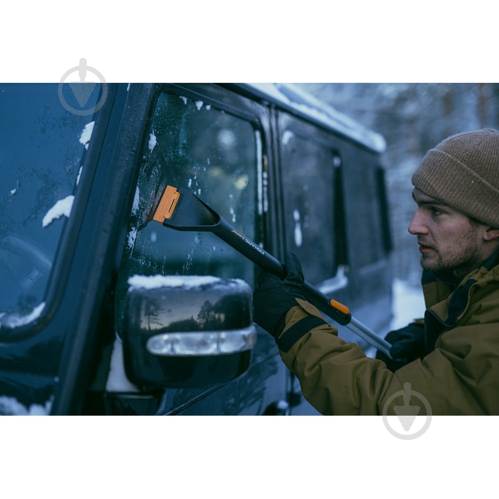 Щетка-скребок Fiskars телескопическая поворотная X-series™ - фото 11 Щетка-скребок Fiskars телескопическая поворотная X-series™ - фото 11