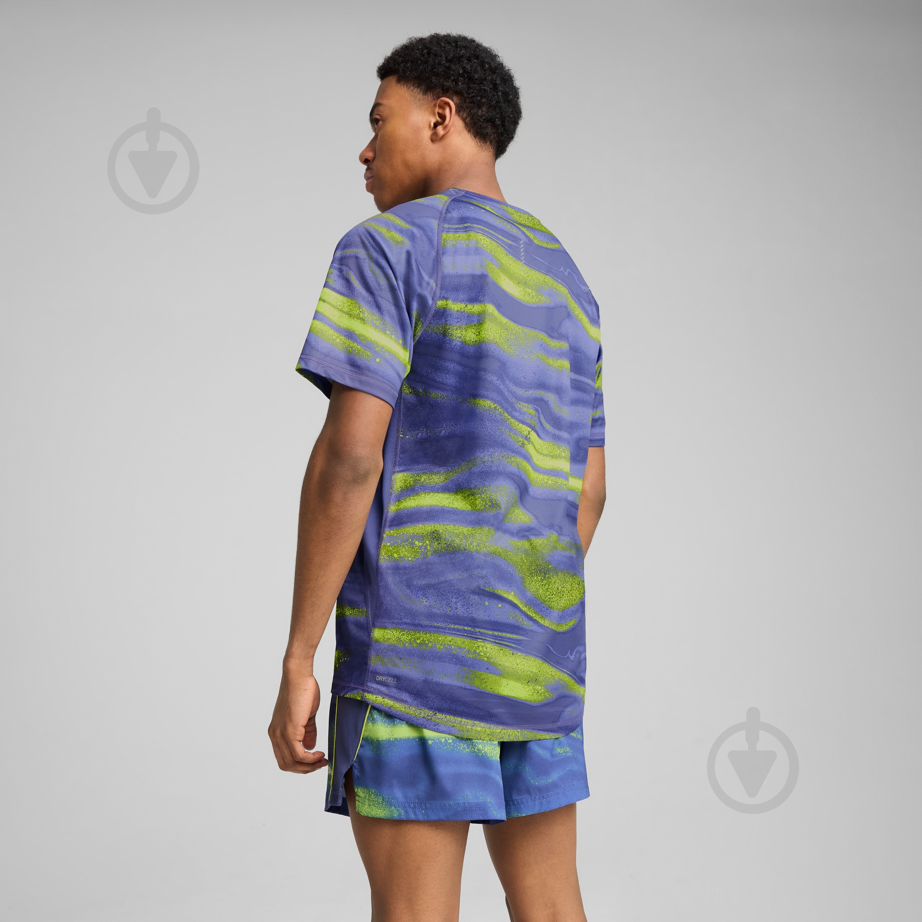 Футболка Puma M RUN VELOCITY AOP TEE (POLY) 52659946 р.2XL фіолетовий - фото 4 Футболка Puma M RUN VELOCITY AOP TEE (POLY) 52659946 р.2XL фіолетовий - фото 4