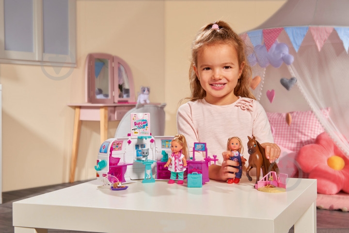 Лялька Simba Лікар Еві Конячка з новонародженим лошам 5733487 - фото 6 Лялька Simba Лікар Еві Конячка з новонародженим лошам 5733487 - фото 6