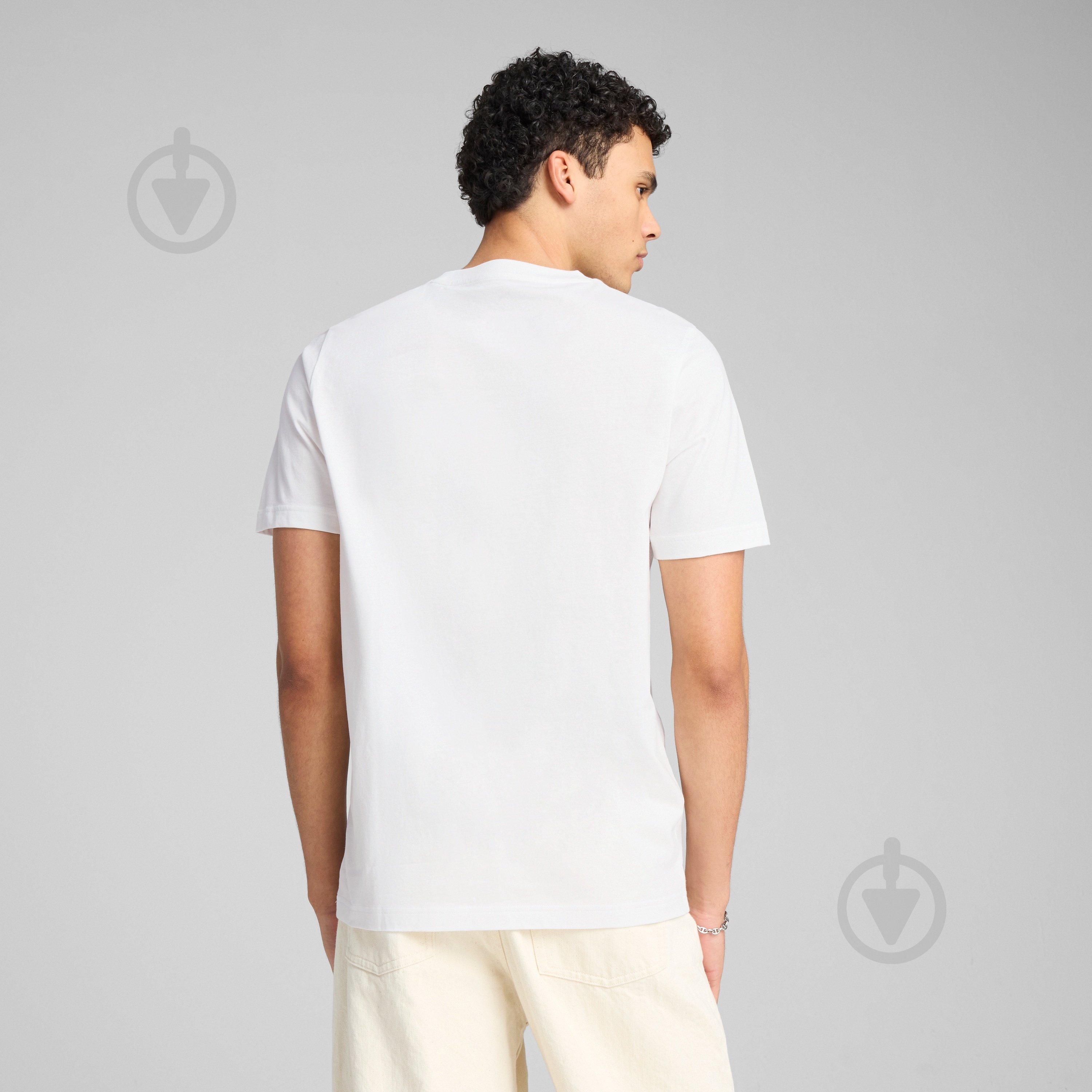 Футболка Puma GRAPHICS Sneaker Tee 68483002 р.M белый - фото 4