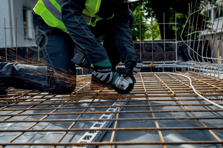 Болгарка (угловая шлифмашина) Metabo W 18 L BL 9-125 602374510 - фото 3