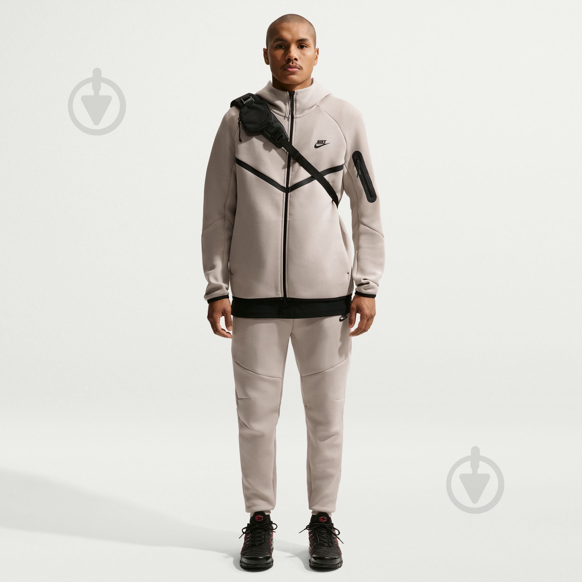 Штани Nike Nike Tech HV0959-236 р. M бежевий - фото 3