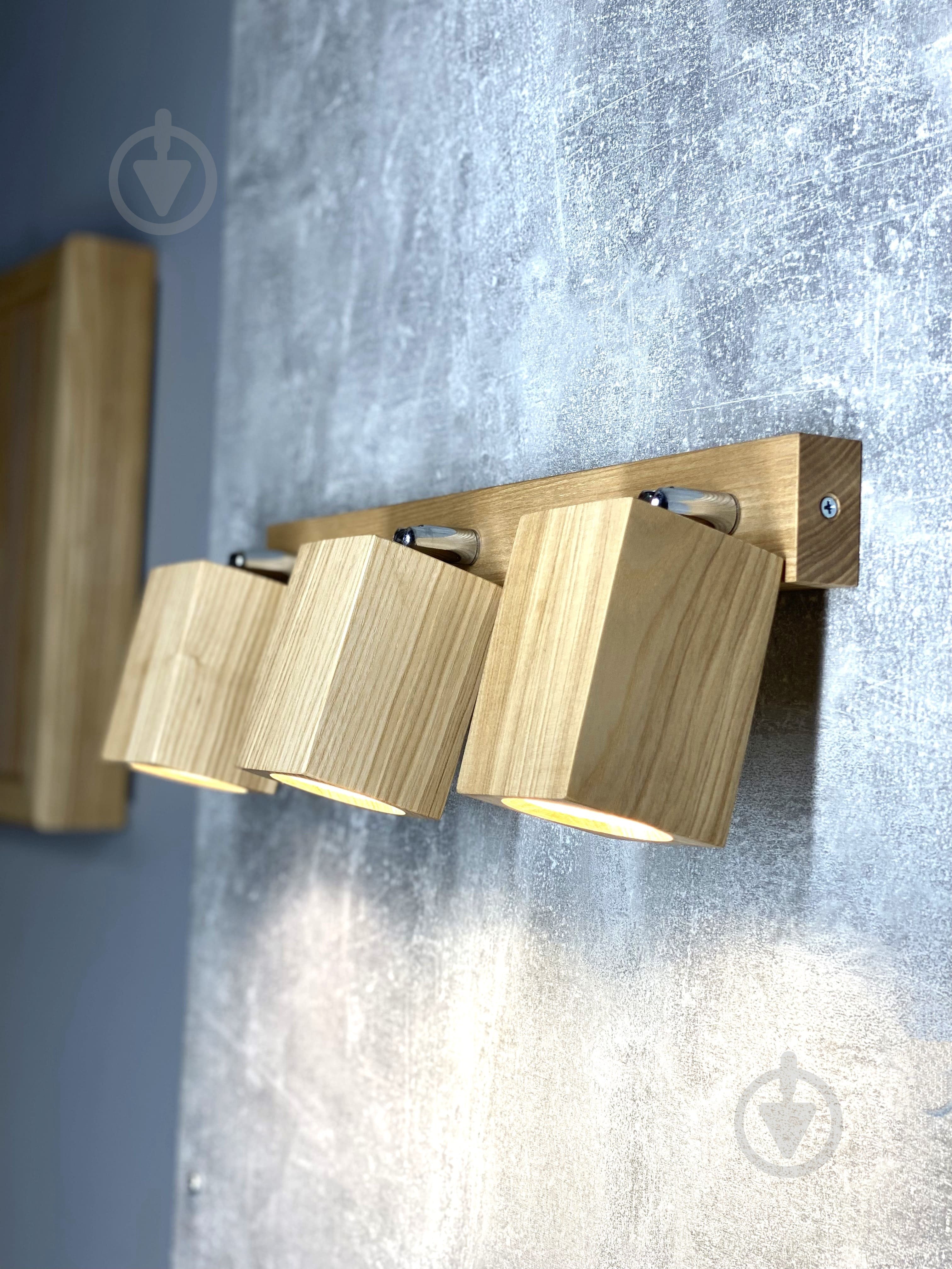 Спот Iterna Cube 3xGU10 ясень светлый LW0613 - фото 2 Спот Iterna Cube 3xGU10 ясень светлый LW0613 - фото 2