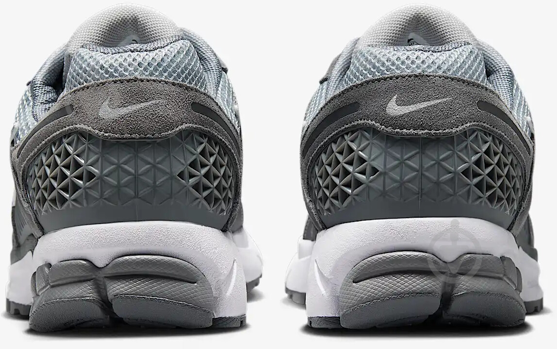 Кроссовки мужские демисезонные Nike ZOOM VOMERO 5 SDE HF1553-003 р.46 серые - фото 4 Кроссовки мужские демисезонные Nike ZOOM VOMERO 5 SDE HF1553-003 р.46 серые - фото 4