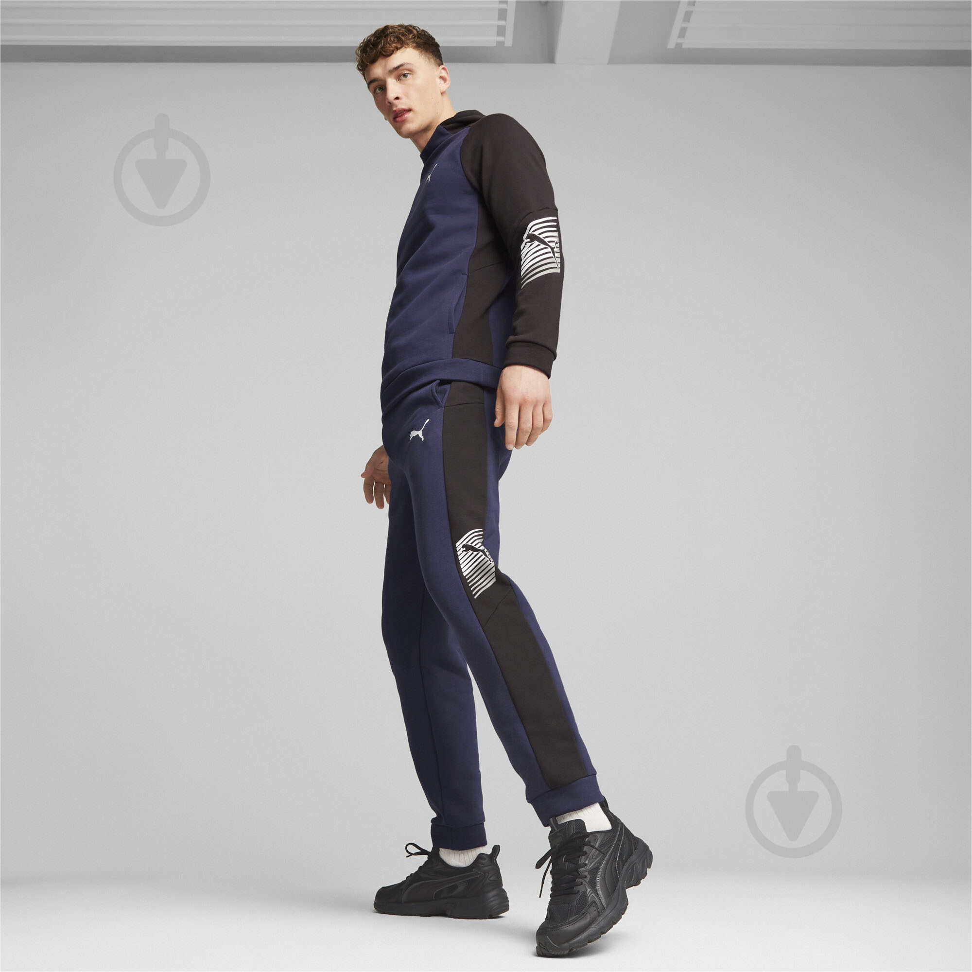 Кросівки чоловічі демісезонні Puma MILENIO TECH 39232202 р.46 чорні - фото 7