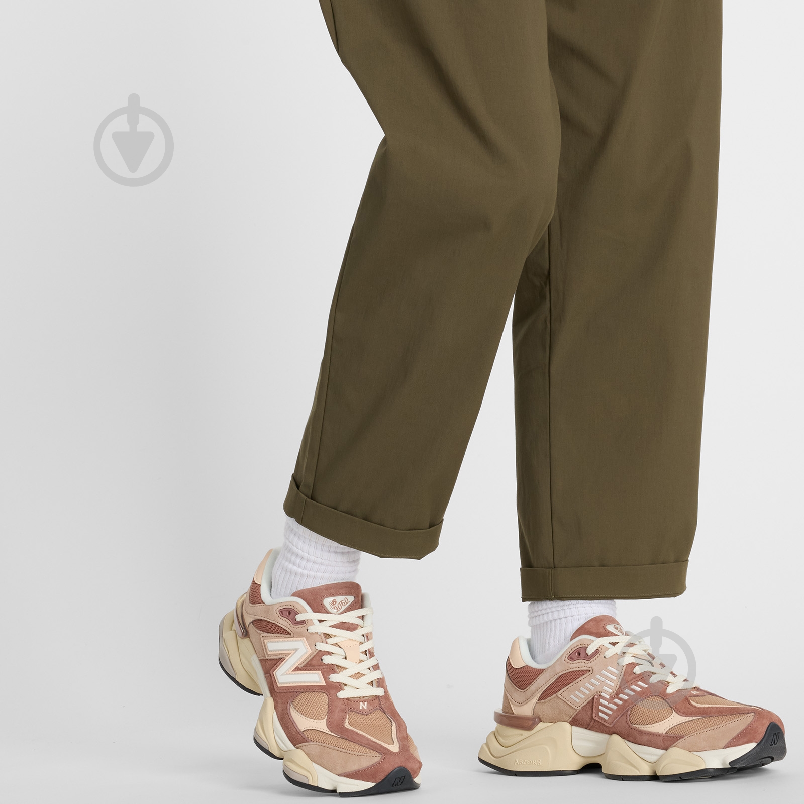 Брюки New Balance Boylston Twill Tapered WP43536DMO р. XS хаки - фото 5