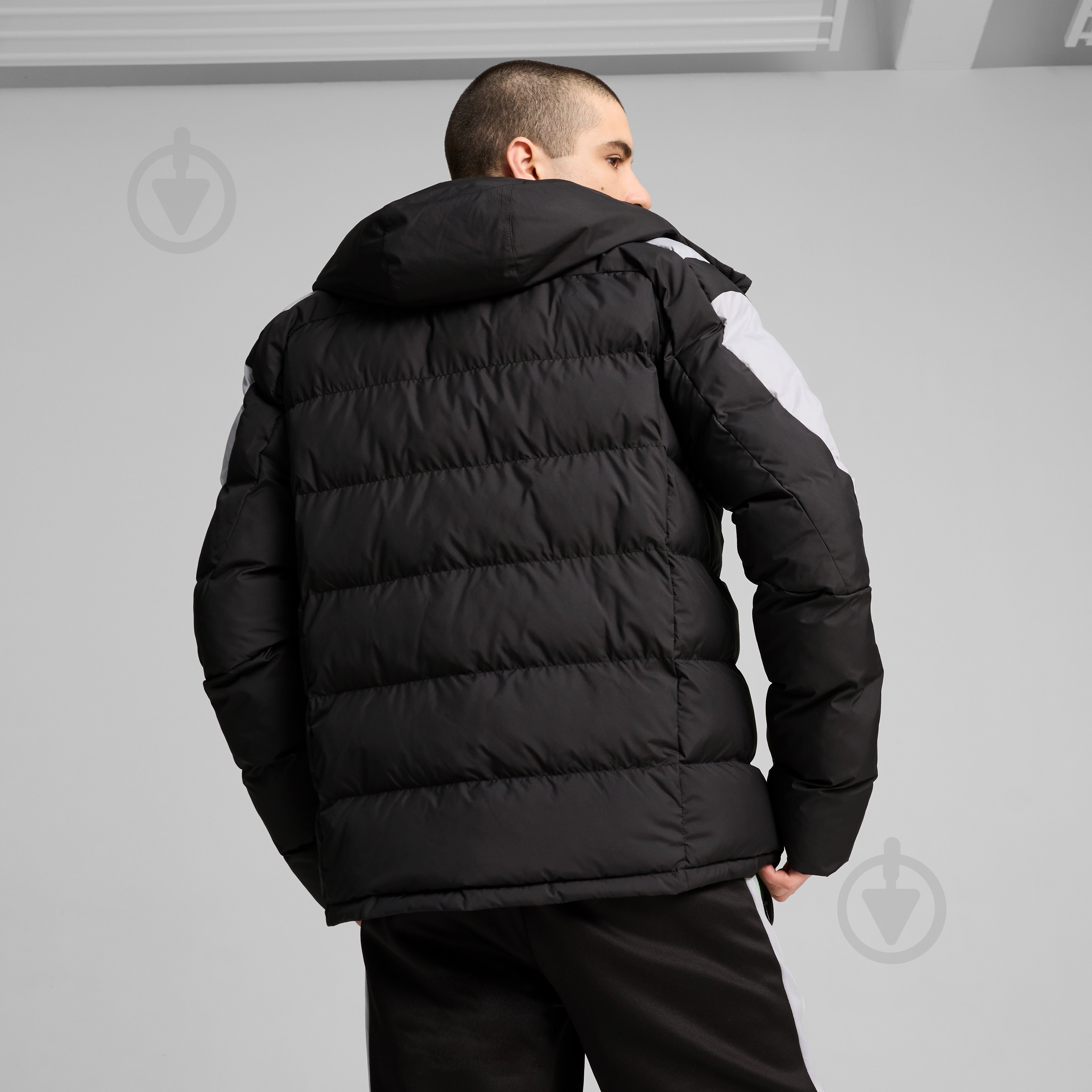 Пуховик мужской зимний Puma MAPF1 MT7+ ECOLITE PADDED JACKET 62731501 р.L черный - фото 6 Пуховик мужской зимний Puma MAPF1 MT7+ ECOLITE PADDED JACKET 62731501 р.L черный - фото 6