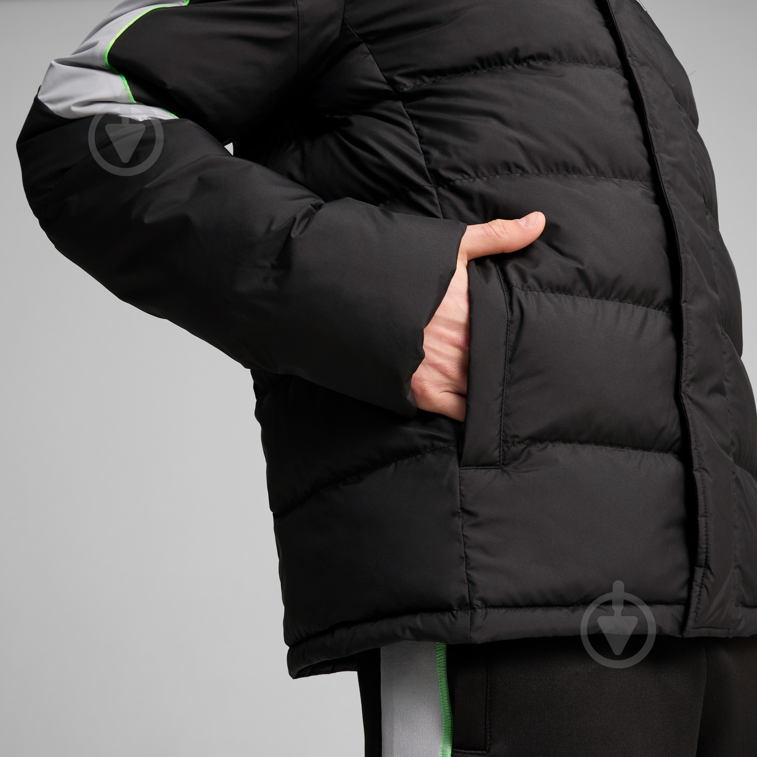 Пуховик мужской зимний Puma MAPF1 MT7+ ECOLITE PADDED JACKET 62731501 р.L черный - фото 7 Пуховик мужской зимний Puma MAPF1 MT7+ ECOLITE PADDED JACKET 62731501 р.L черный - фото 7