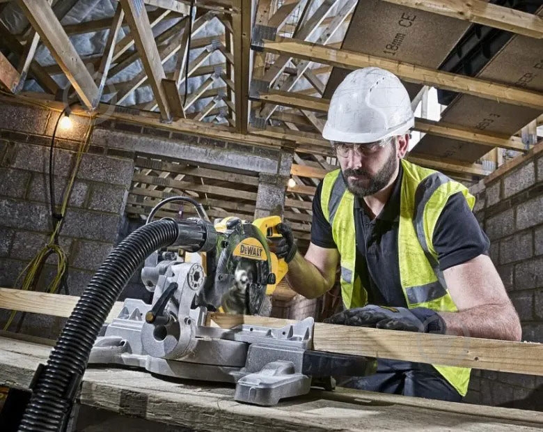 Пила торцовочная DeWalt DWS774 - фото 6