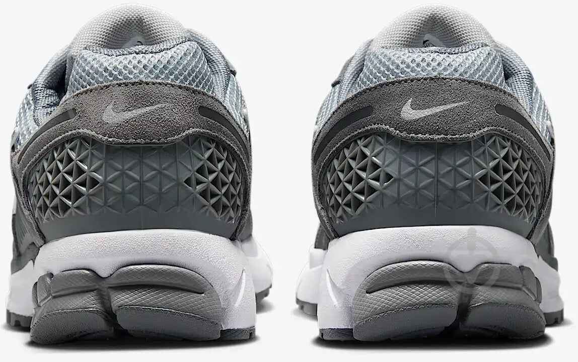 Кроссовки мужские демисезонные Nike ZOOM VOMERO 5 SDE HF1553-003 р.43 серые - фото 4 Кроссовки мужские демисезонные Nike ZOOM VOMERO 5 SDE HF1553-003 р.43 серые - фото 4