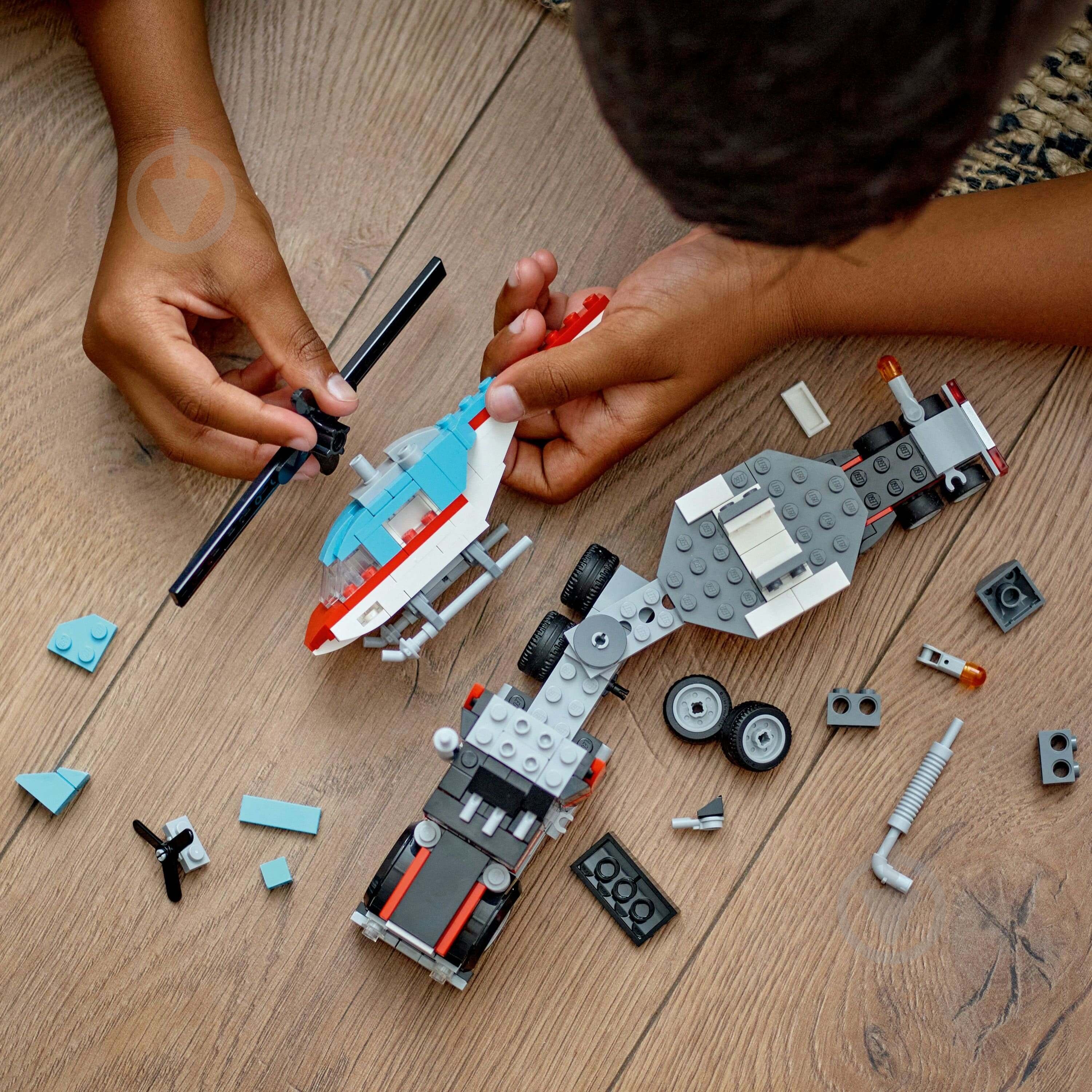 Конструктор LEGO Creator Бортова вантажівка з гелікоптером 31146 - фото 5