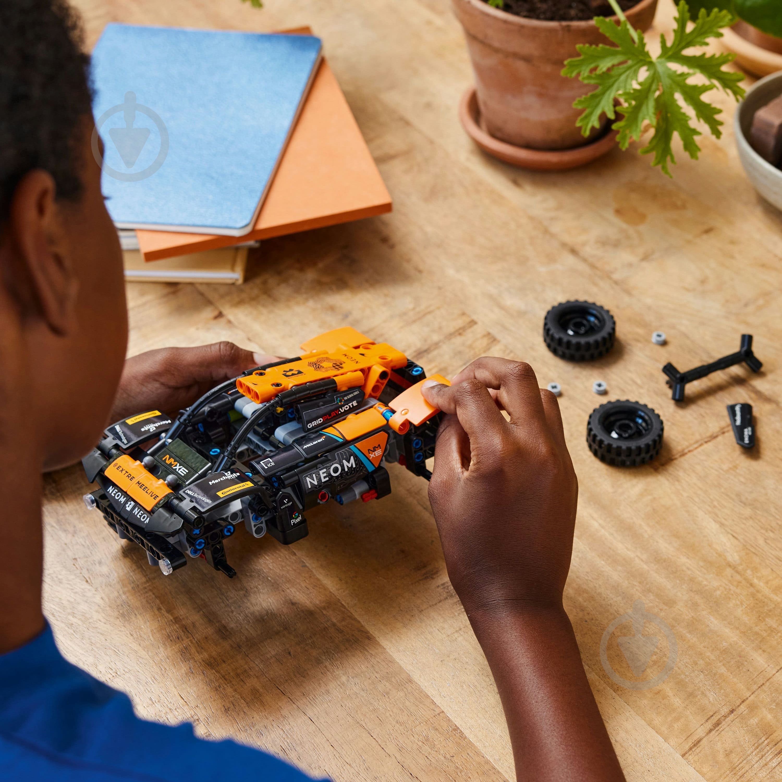 Конструктор LEGO Technic Автомобіль для перегонів NEOM McLaren Extreme E 42166 - фото 5