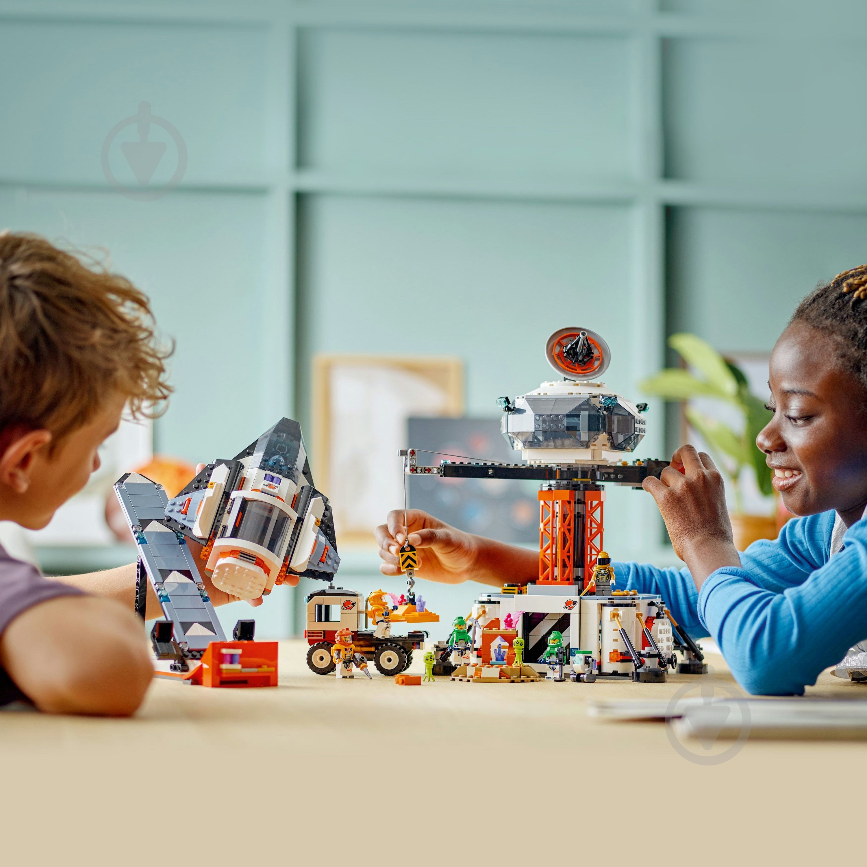 ᐉ Конструктор LEGO City Космическая база и начинающая игровая