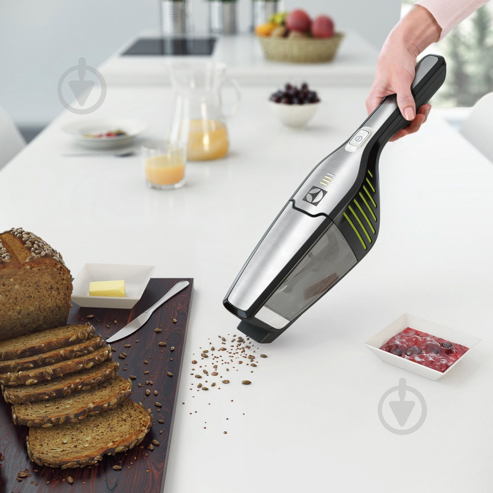 Пылесос Electrolux ZB3214G black - фото 3