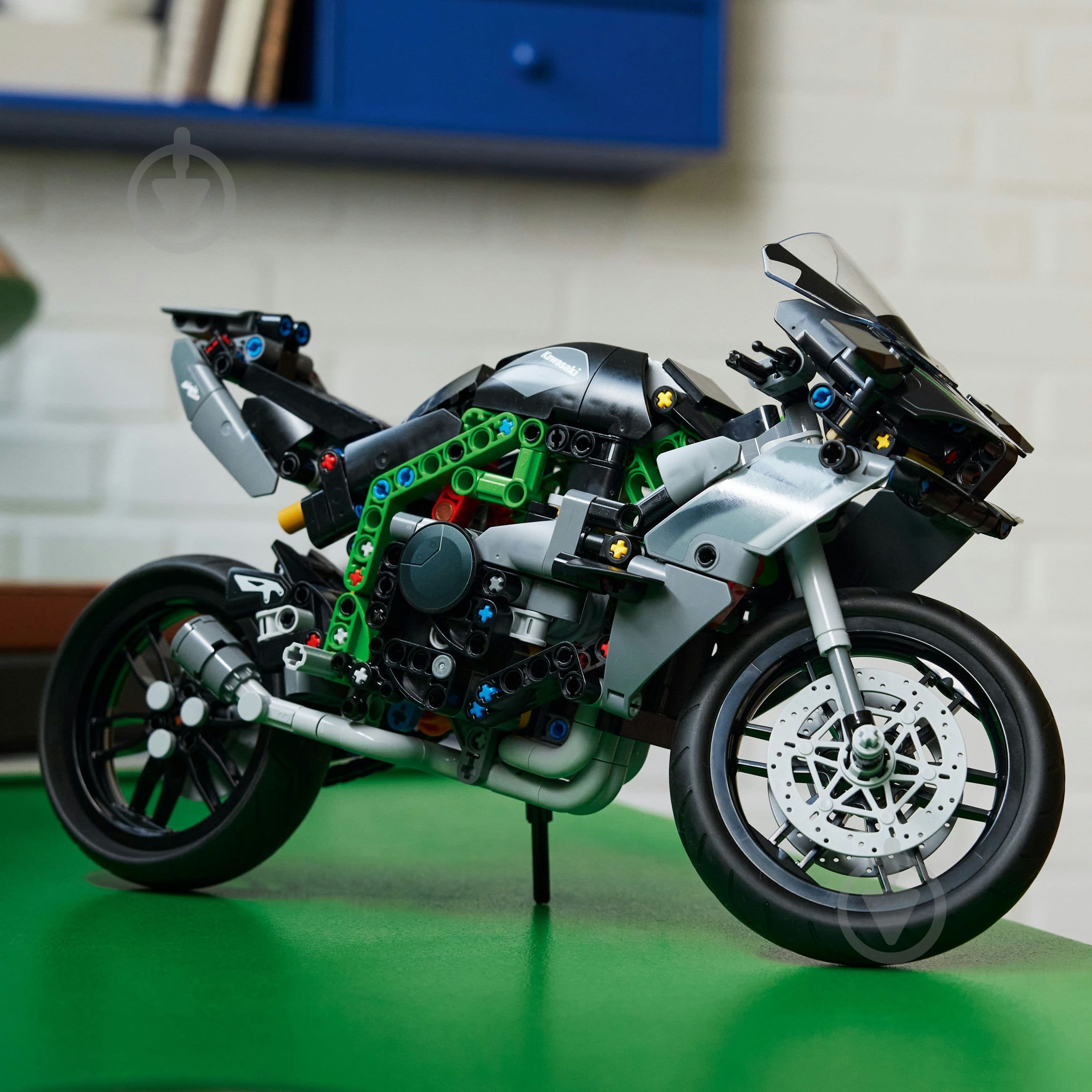 Конструктор LEGO Technic Мотоцикл Kawasaki Ninja H2R 42170 - фото 6 Конструктор LEGO Technic Мотоцикл Kawasaki Ninja H2R 42170 - фото 6