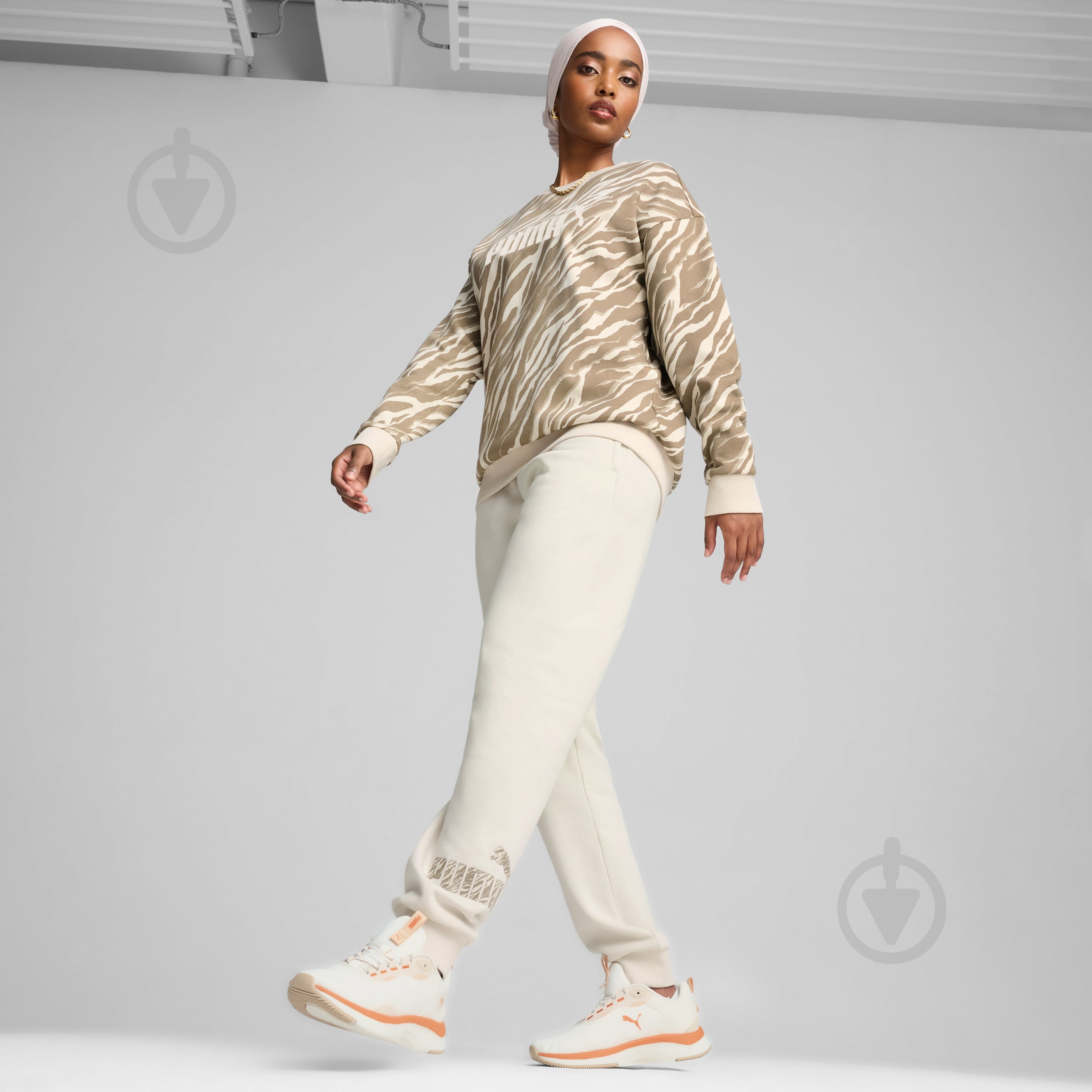 ᐉ Свитшот Puma ESS+ ANIMAL AOP CREW FL 68149187 р.XS бежевый