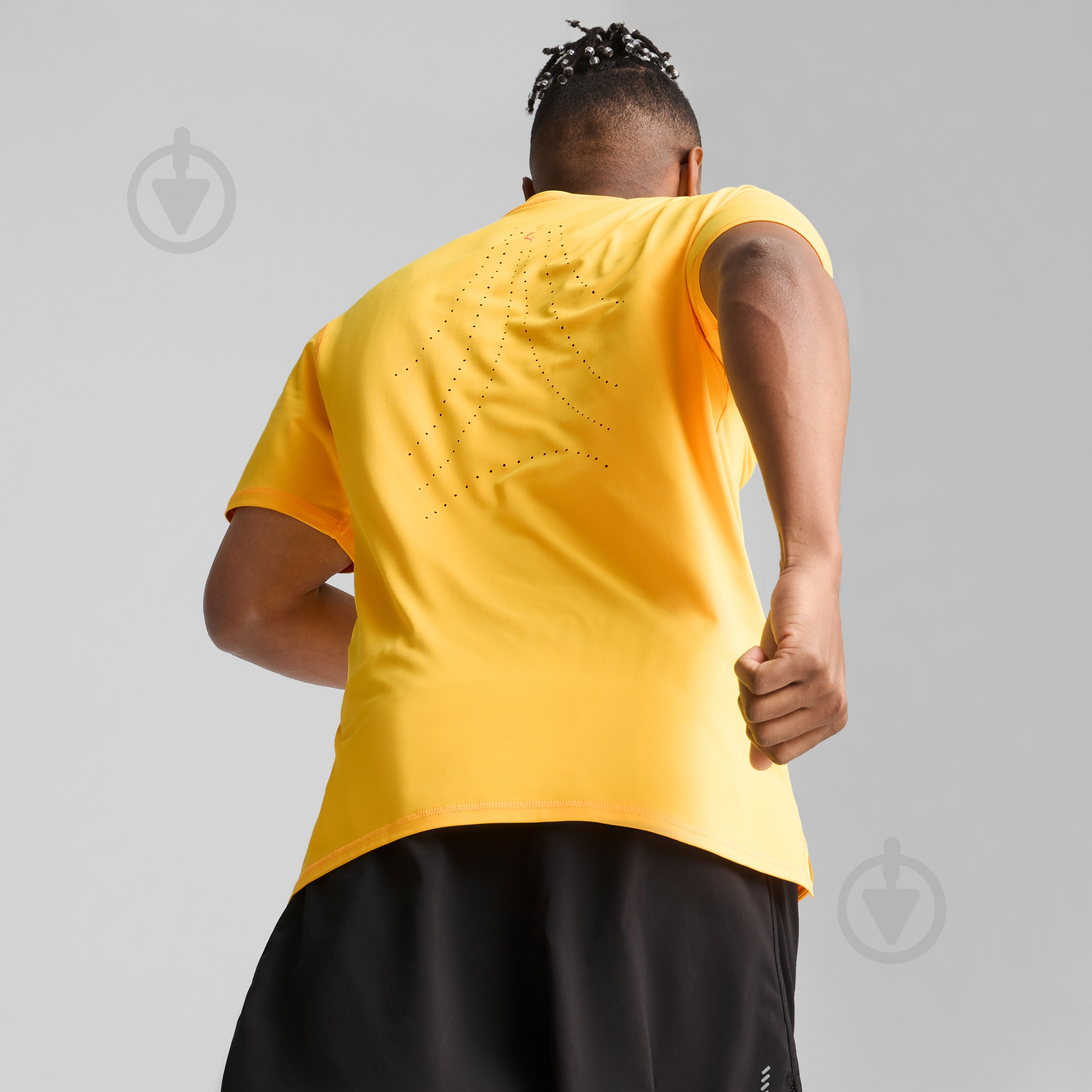 Футболка Puma RUN CLOUDSPUN SS TEE 52498938 р.S жовтий - фото 6 Футболка Puma RUN CLOUDSPUN SS TEE 52498938 р.S жовтий - фото 6