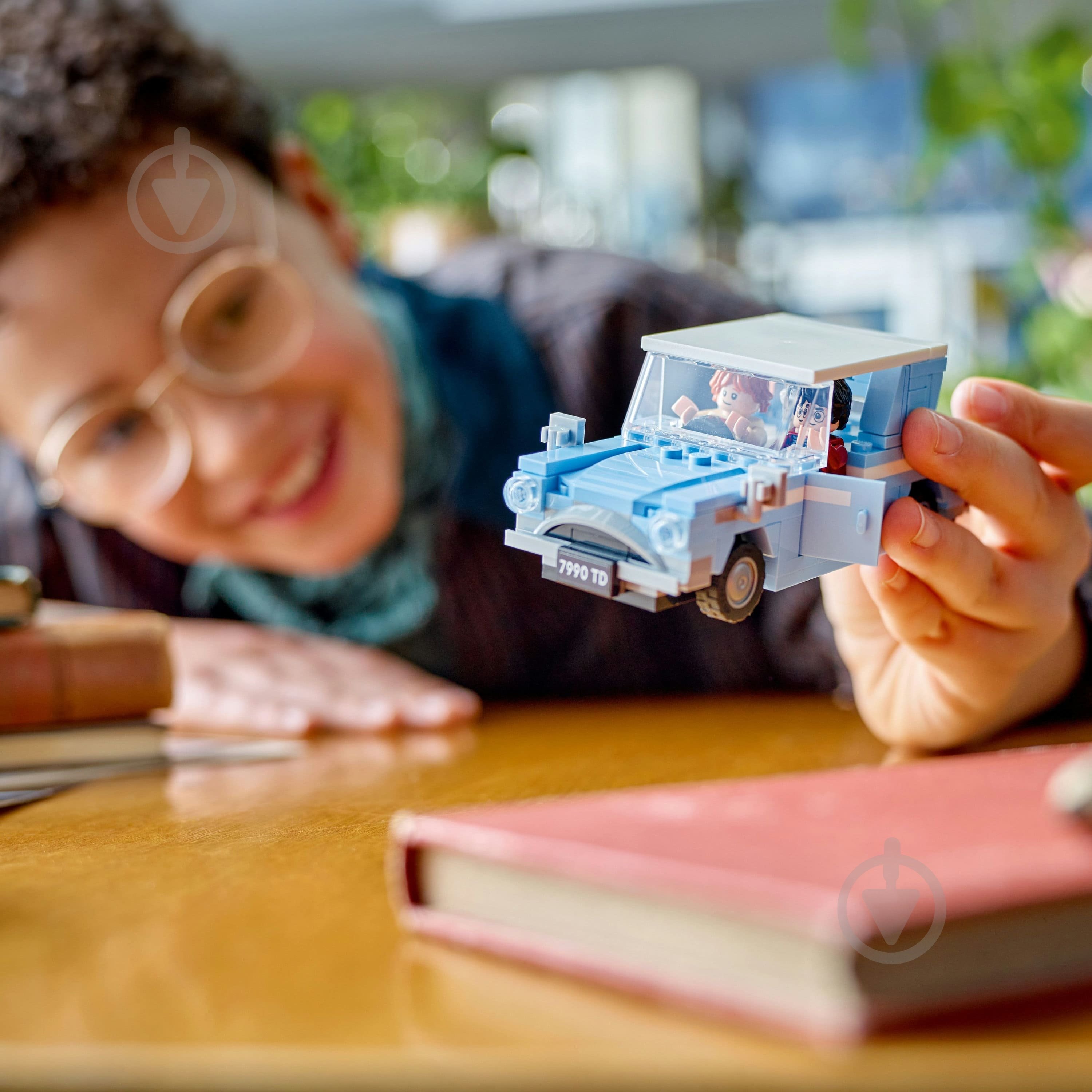 Конструктор LEGO Harry Potter Летючий Форд «Англія» 76424 - фото 4