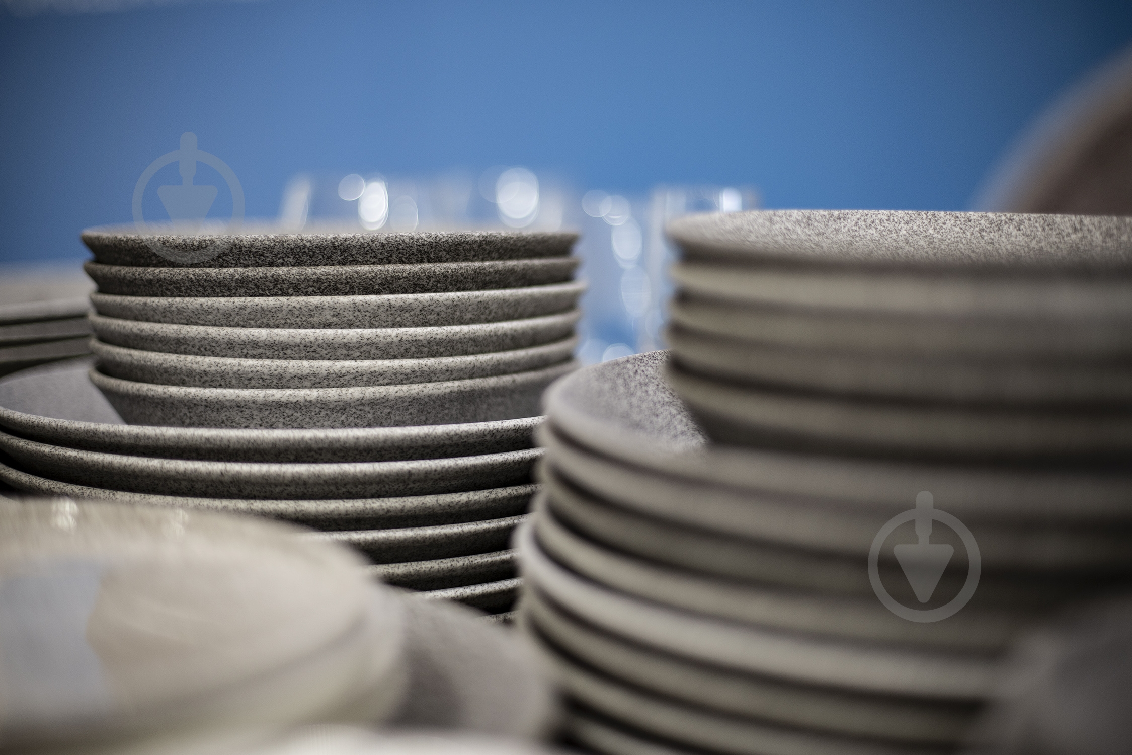 Тарілка підставна G.Benedikt 26 см сіра полірована G4Y2126 Granit - фото 7 Тарілка підставна G.Benedikt 26 см сіра полірована G4Y2126 Granit - фото 7