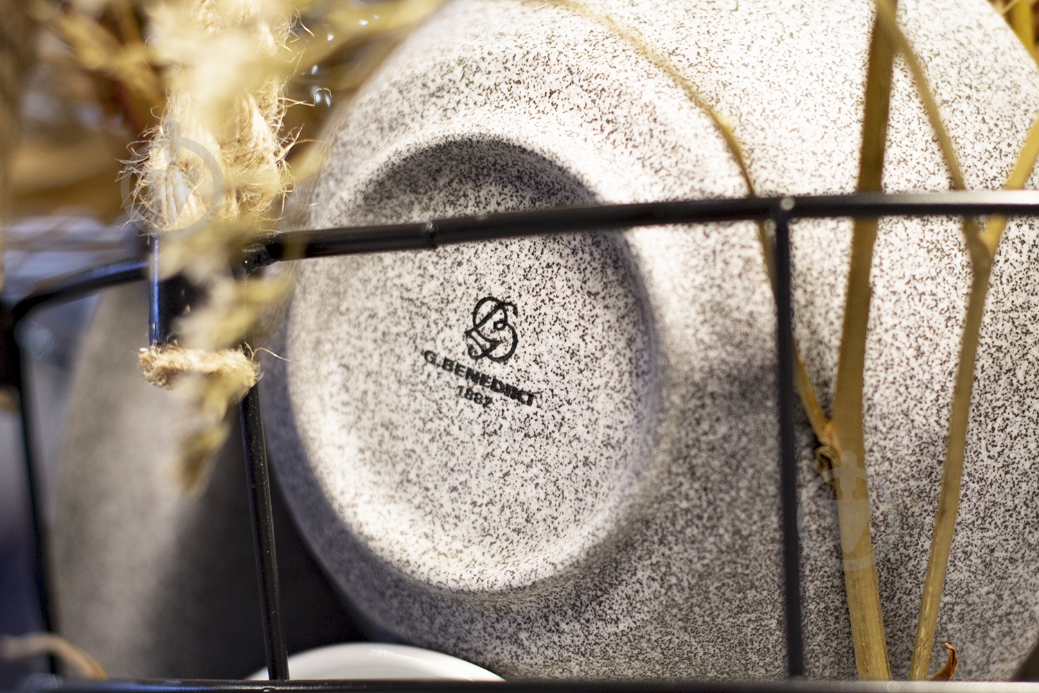 Тарілка підставна G.Benedikt 26 см сіра полірована G4Y2126 Granit - фото 8 Тарілка підставна G.Benedikt 26 см сіра полірована G4Y2126 Granit - фото 8