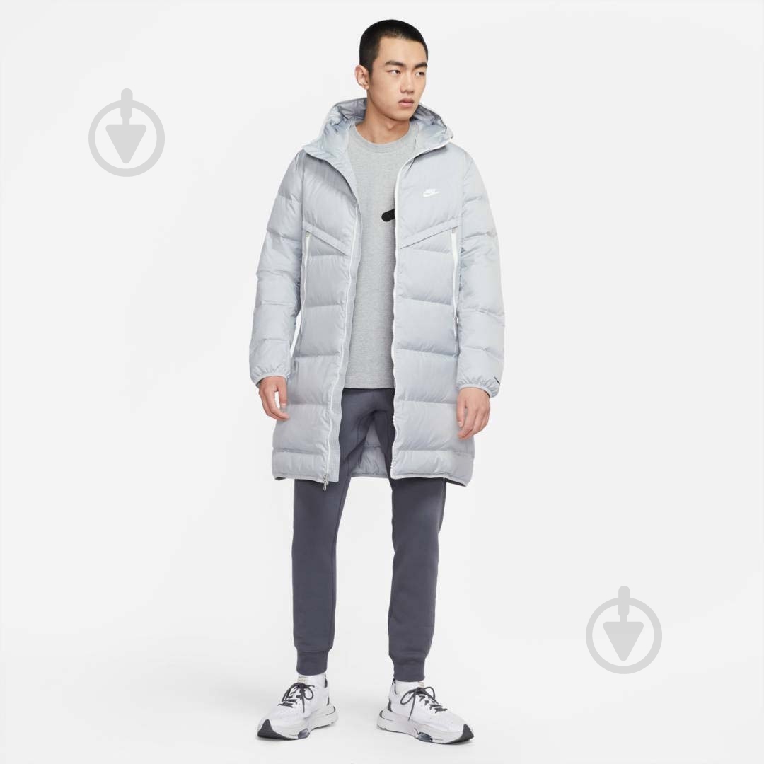 Куртка-парка чоловіча зимова Nike M NSW SF WINDRUNNER PARKA DD6788-077 р.2XL світло-сіра - фото 2