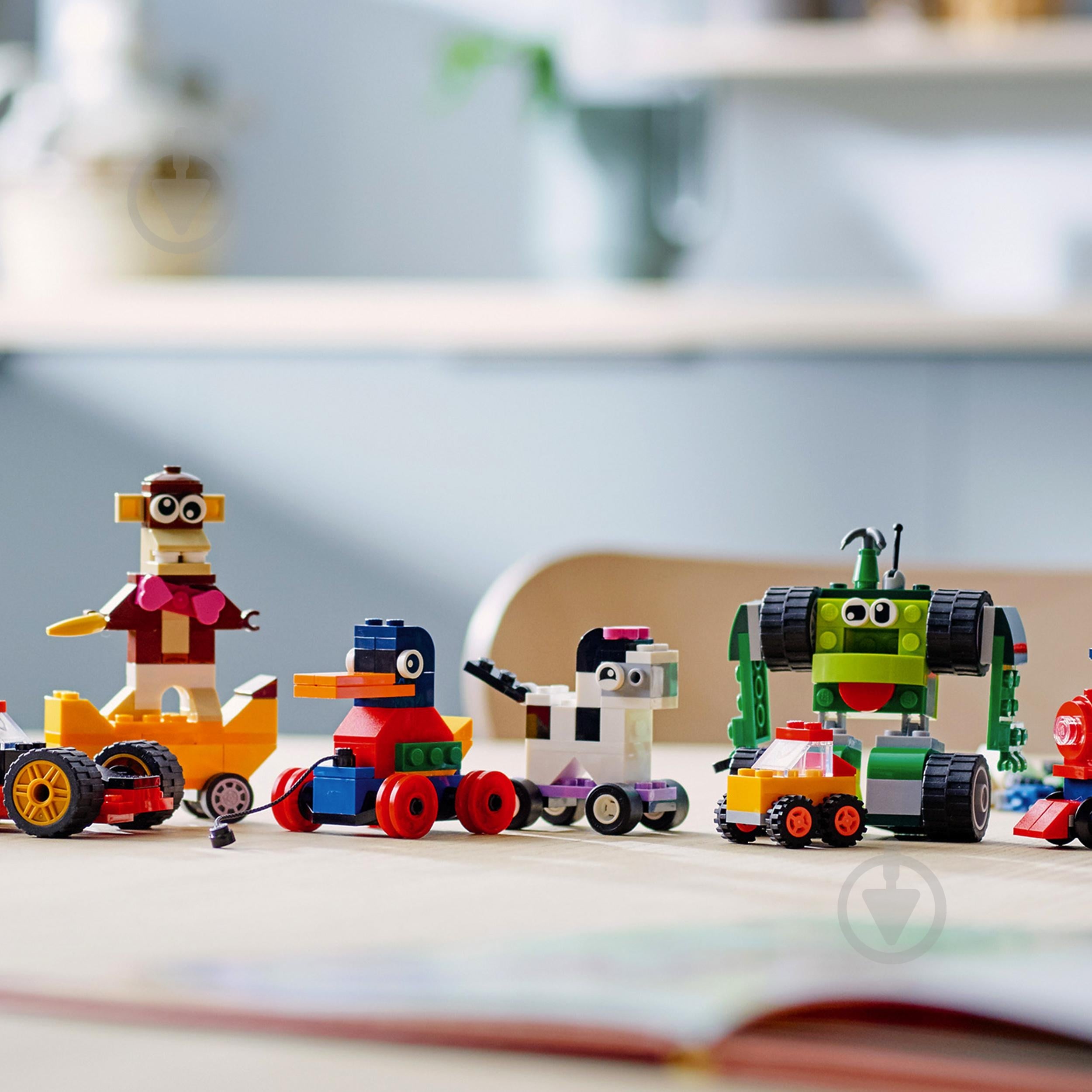 Конструктор LEGO Classic Кубики и колеса 11014 - фото 4 Конструктор LEGO Classic Кубики и колеса 11014 - фото 4