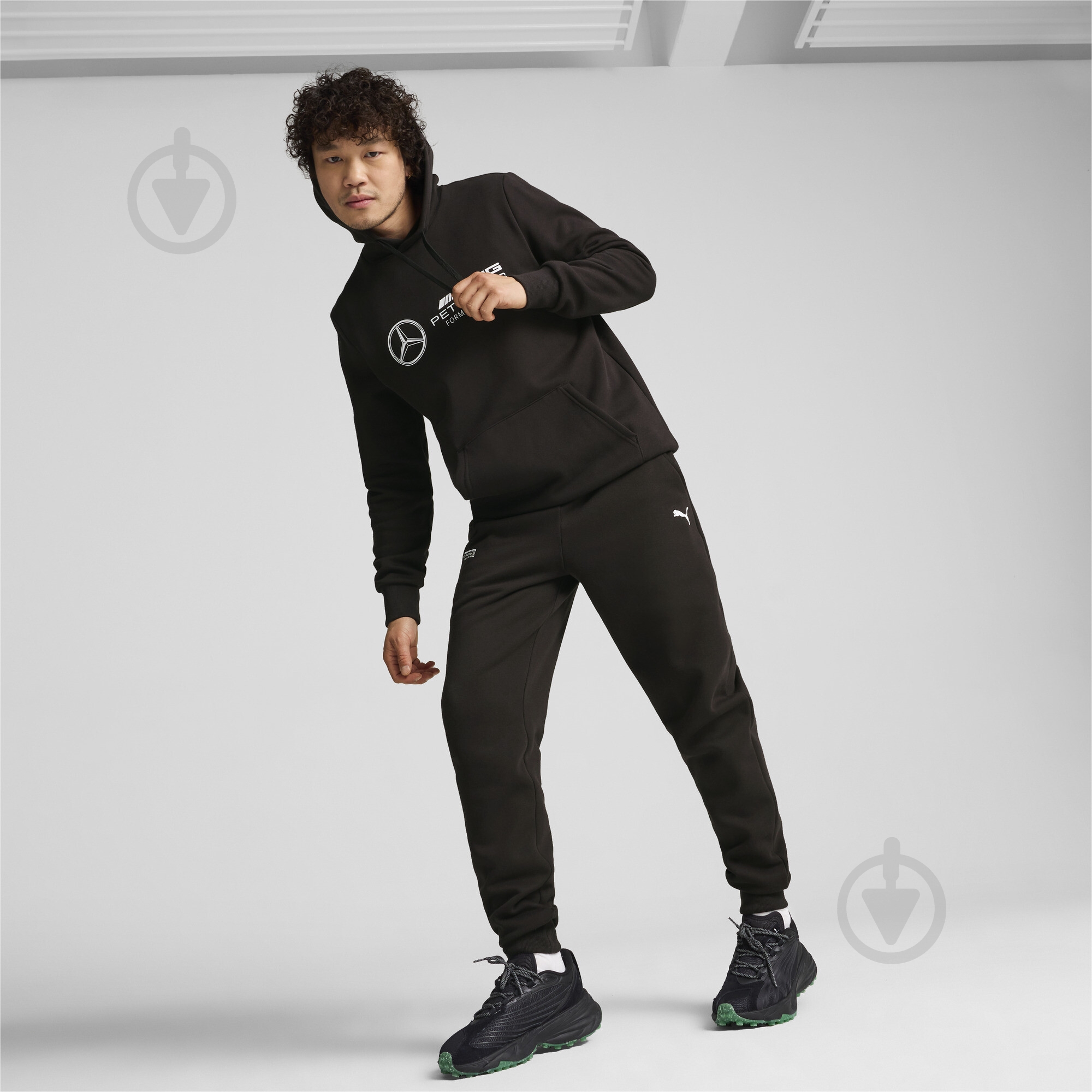 Брюки Puma MAPF1 ESS Pants 62734601 р. M черный - фото 4 Брюки Puma MAPF1 ESS Pants 62734601 р. M черный - фото 4
