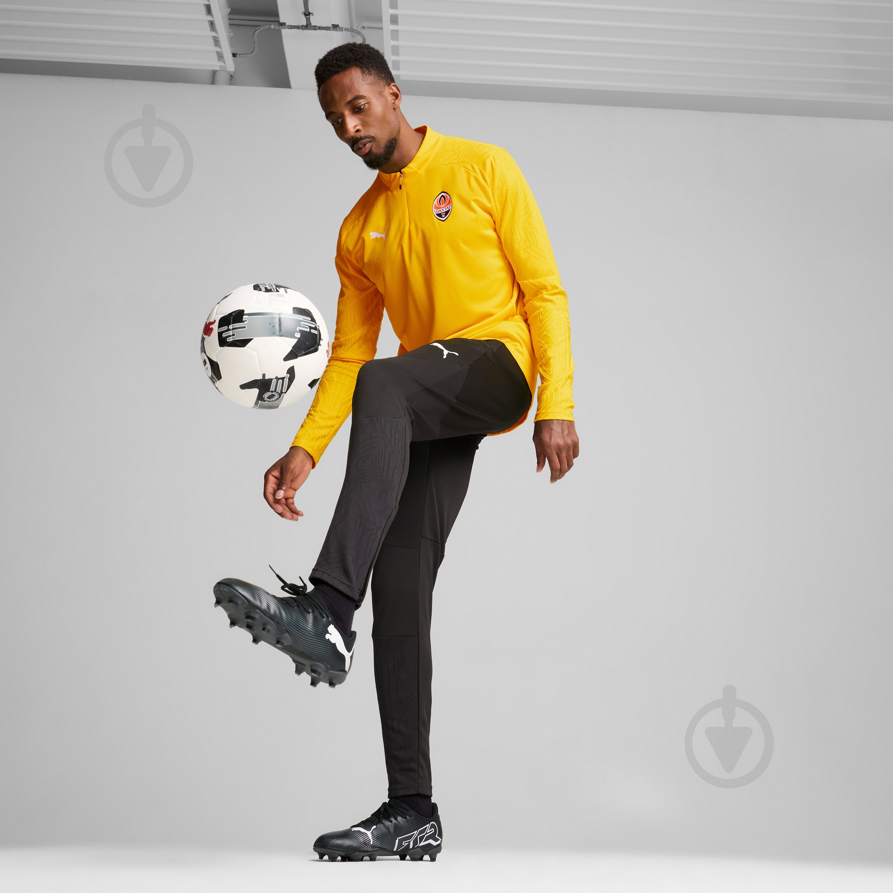 Брюки Puma FCSD Training Pants 77860406 р. M черный - фото 7