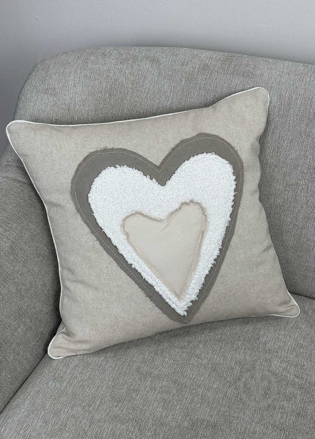 Подушка декоративна Серденько трикольорове 45x45 см Прованс - фото 1 Подушка декоративна Серденько трикольорове 45x45 см Прованс - фото 1