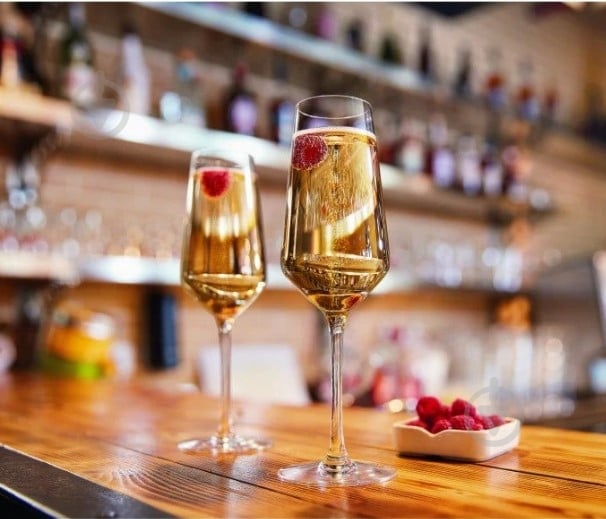 Набор бокалов для шампанского Luminarc Juliette N5082 230 мл 6 шт. - фото 4 Набор бокалов для шампанского Luminarc Juliette N5082 230 мл 6 шт. - фото 4