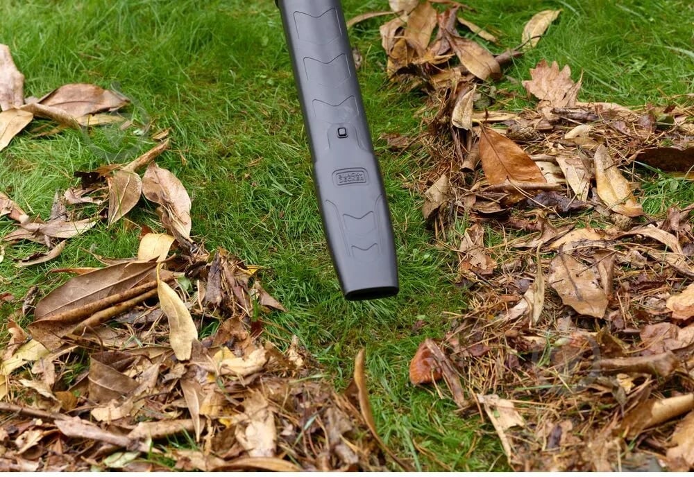 Пылесос садовый Black+Decker BEBLV301 - фото 10