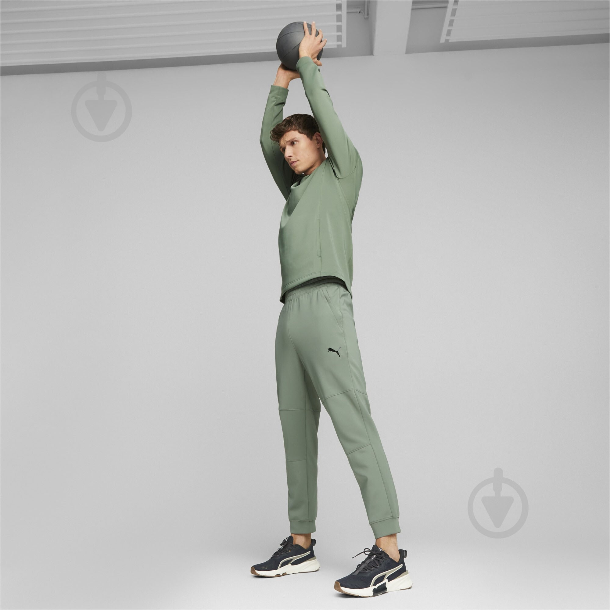 Брюки Puma PUMA FIT DOUBLE KNIT JOGGER 52387844 р. S зеленый - фото 4 Брюки Puma PUMA FIT DOUBLE KNIT JOGGER 52387844 р. S зеленый - фото 4