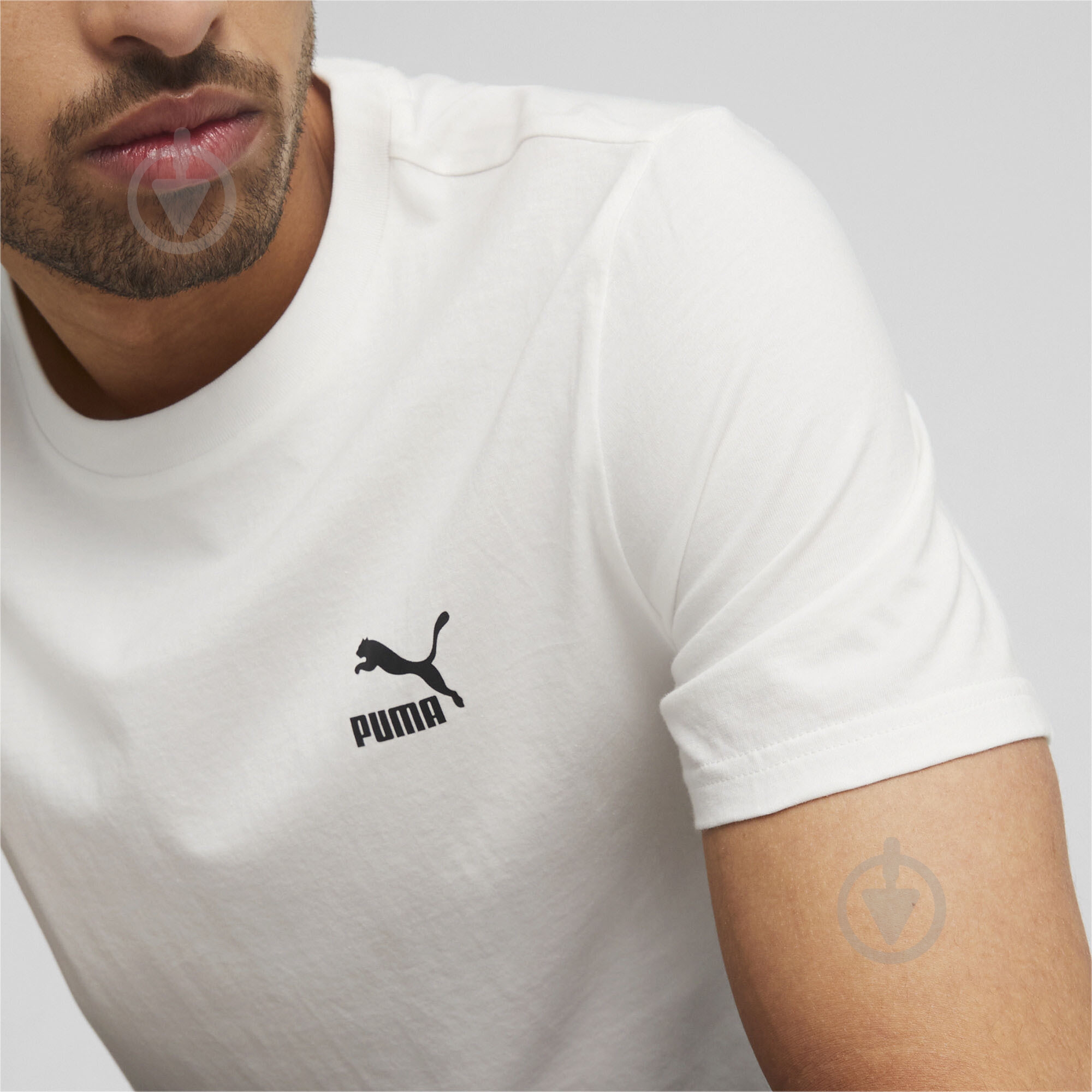 Футболка Puma CLASSICS SMALL LOGO TEE 53558702 р.L белый - фото 5 Футболка Puma CLASSICS SMALL LOGO TEE 53558702 р.L белый - фото 5