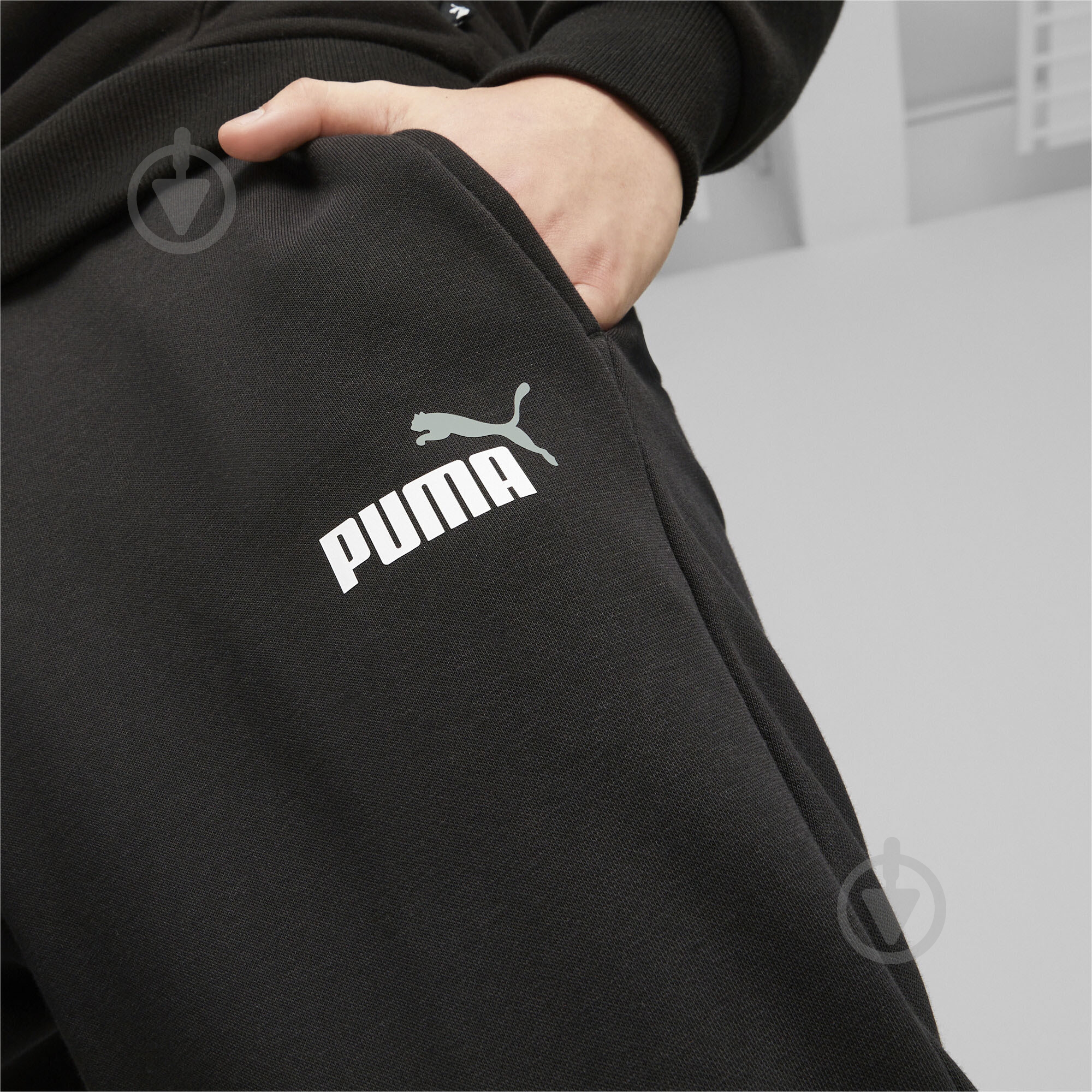 Брюки Puma ESS+ 2 COL LOGO PANTS FL CL 58676761 р. M черный - фото 5 Брюки Puma ESS+ 2 COL LOGO PANTS FL CL 58676761 р. M черный - фото 5