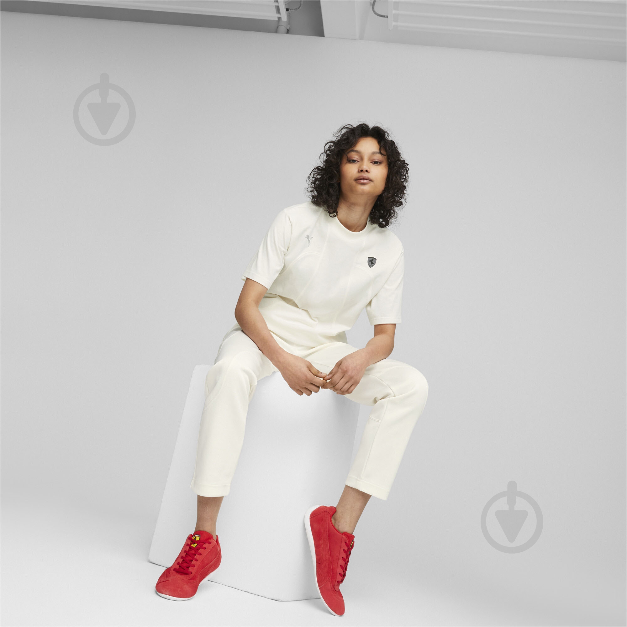 Футболка Puma FERRARI STYLE TEE WMN 62099405 р.M бежевый - фото 5 Футболка Puma FERRARI STYLE TEE WMN 62099405 р.M бежевый - фото 5