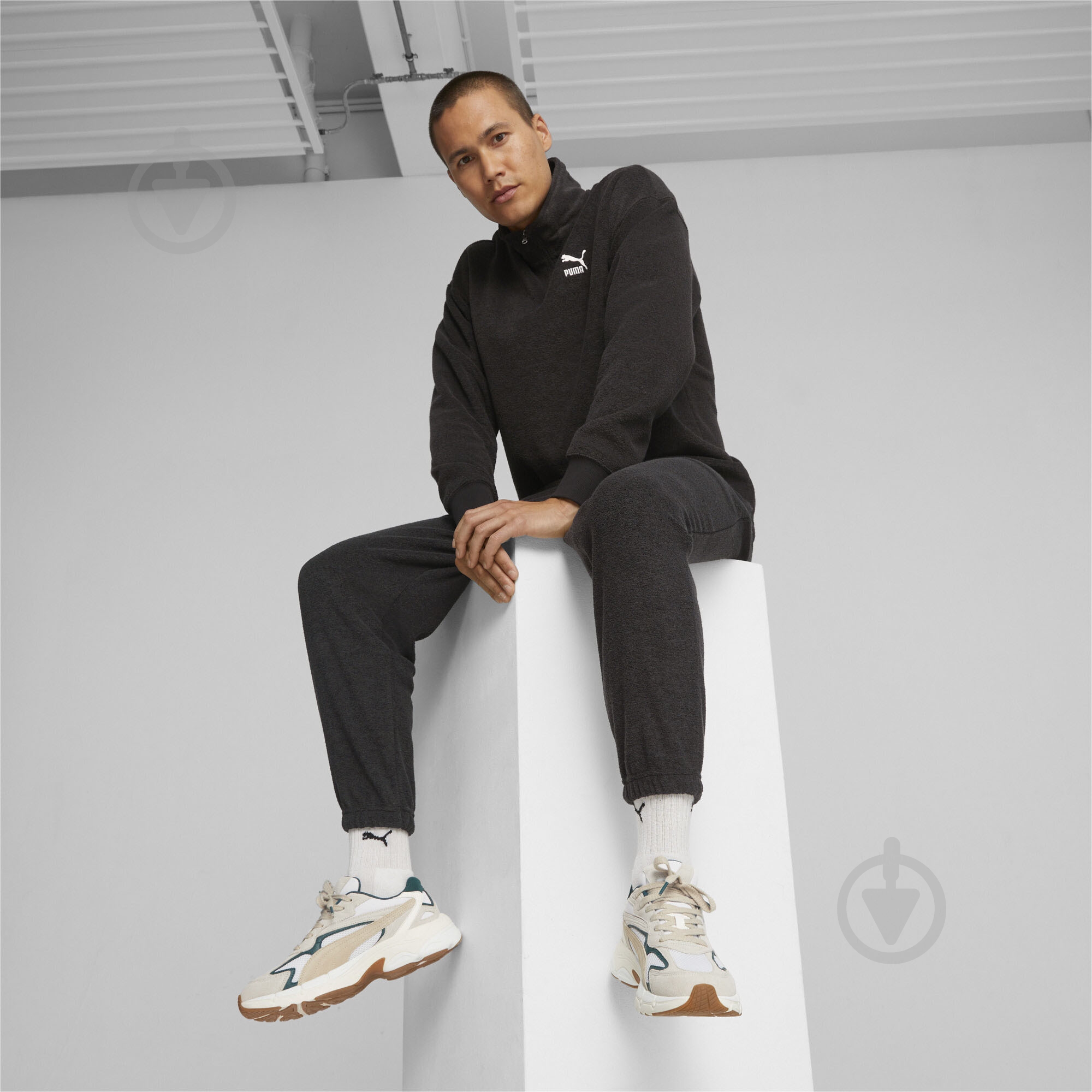 Брюки Puma CLASSICS FLEECE SWEATPANTS 62133201 р. M черный - фото 4